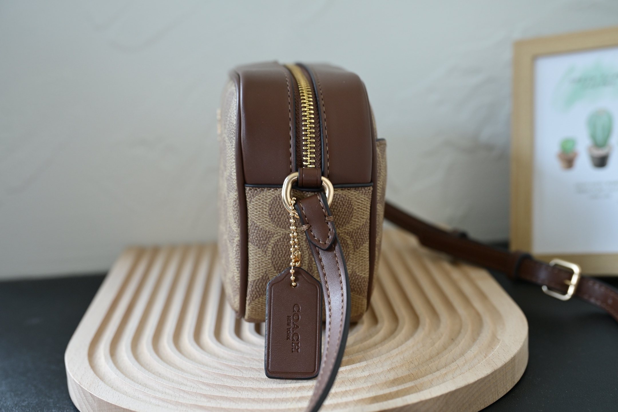 COACH 新款 City Tote 学院風相机包 大ロゴデザイン