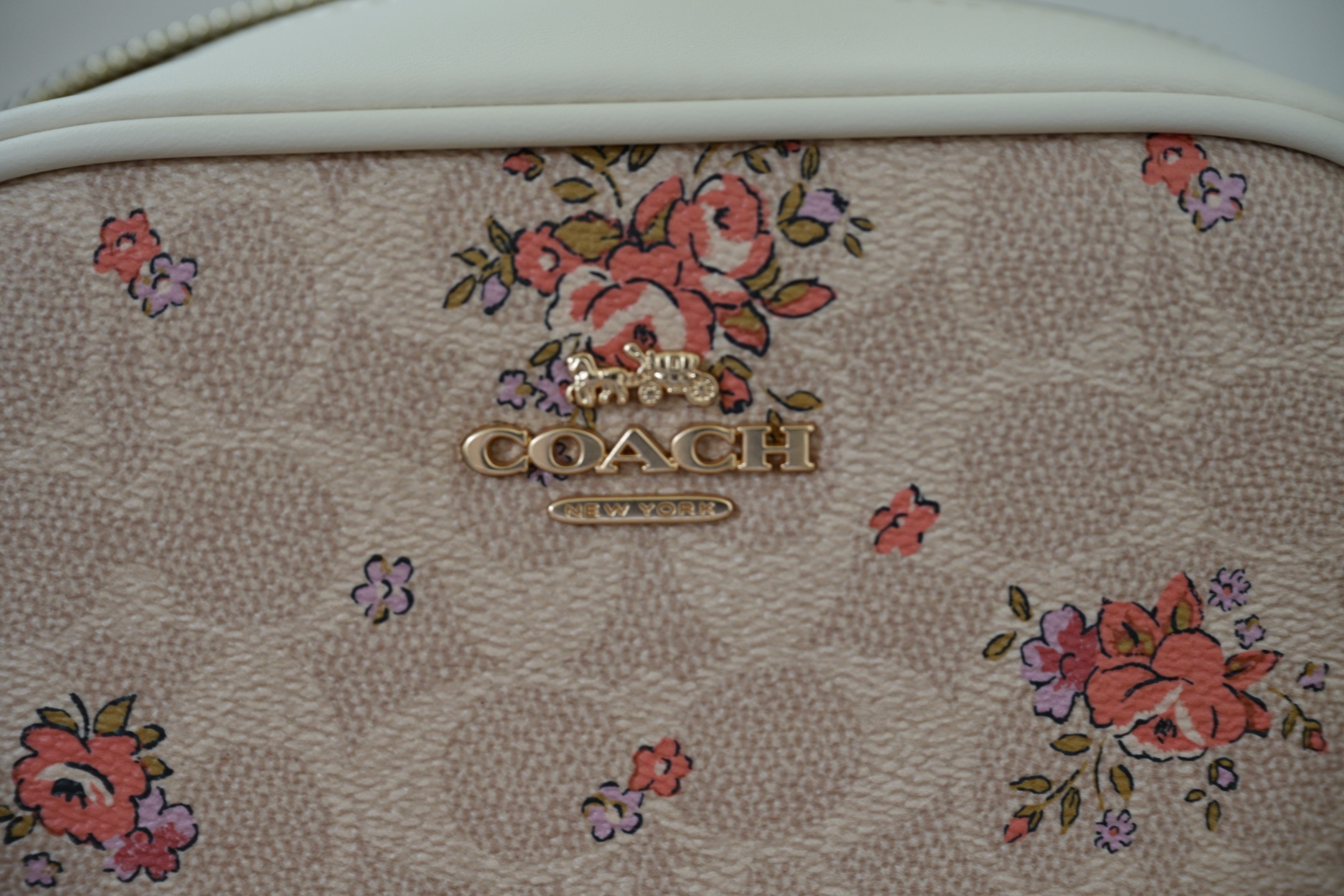 Coach City Tote 学院風カメラバッグ 春夏に最適な新作