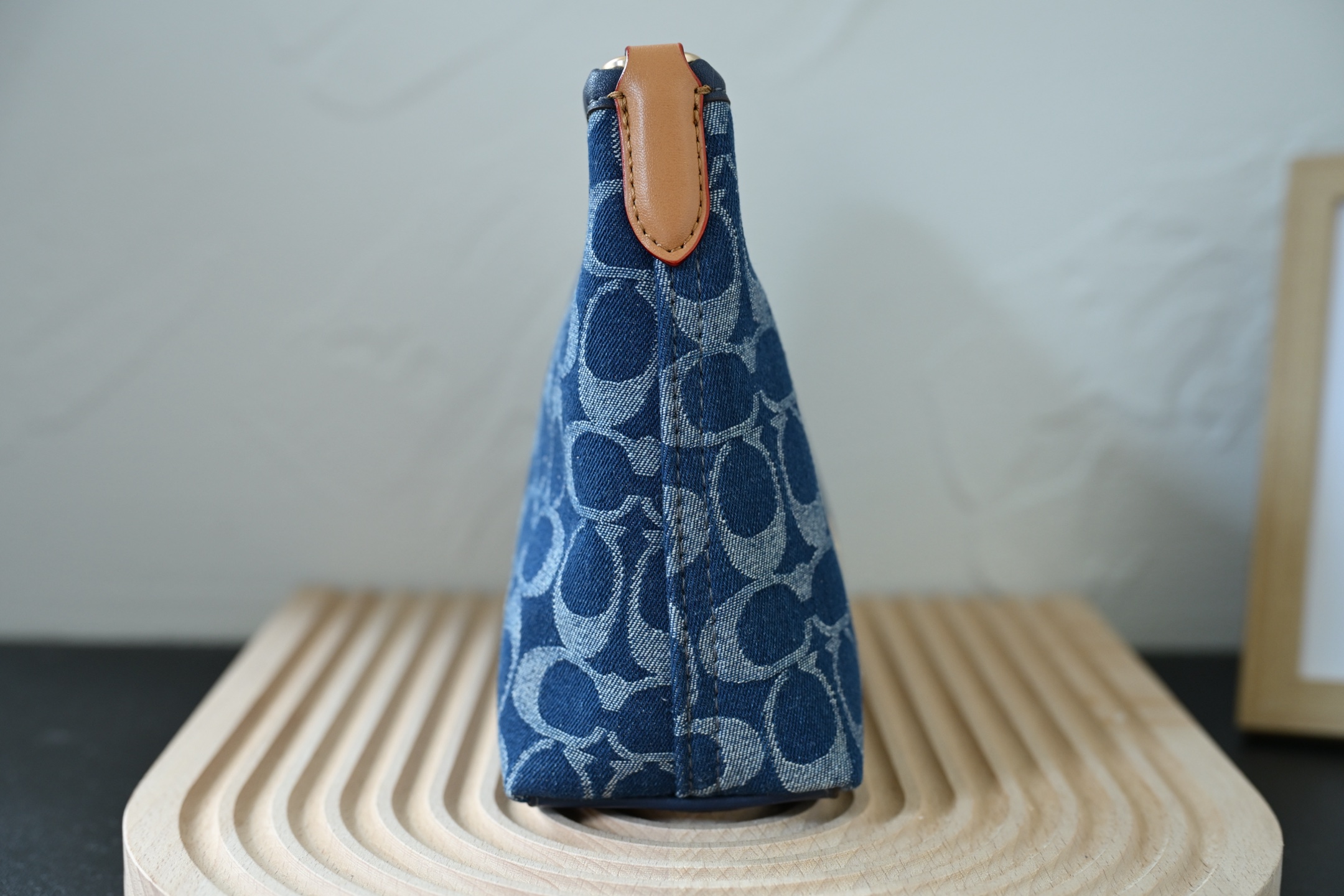 CBH15 CBH16 Mini laurelシリーズ流浪包 - 高級牛皮素材の斜め掛けバッグ