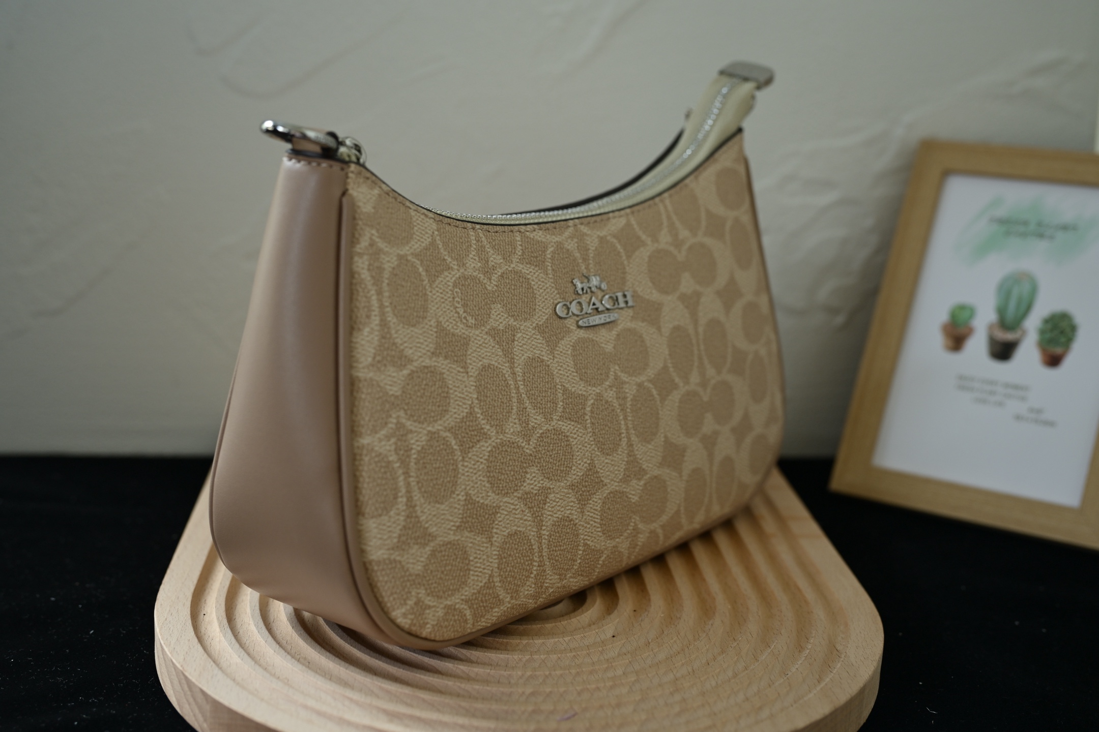 COACH 奥莱女包 CV933 テリ単肩バッグ 牛皮革製