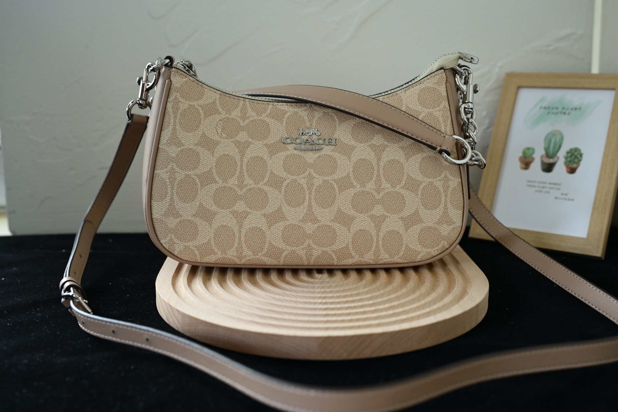 COACH 奥莱女包 CV933 テリ単肩バッグ 牛皮革製