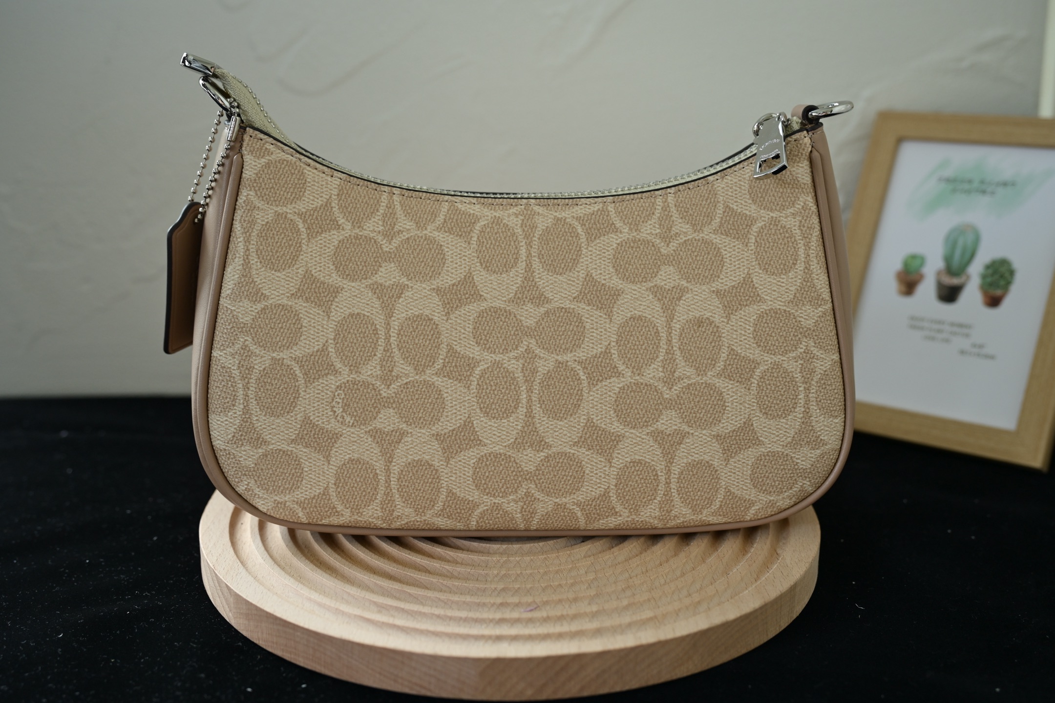 COACH 奥莱女包 CV933 テリ単肩バッグ 牛皮革製