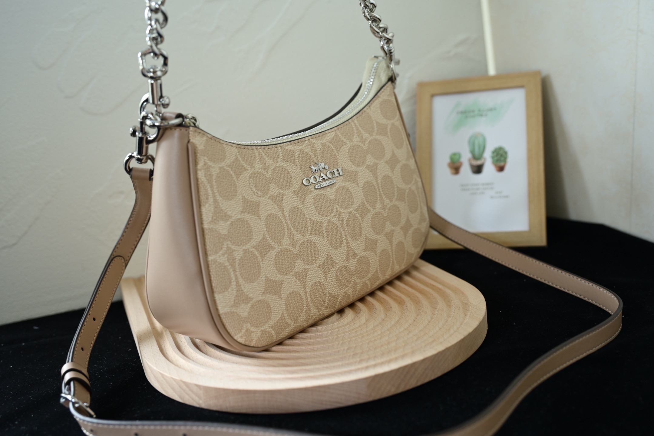 COACH 奥莱女包 CV933 テリ単肩バッグ 牛皮革製