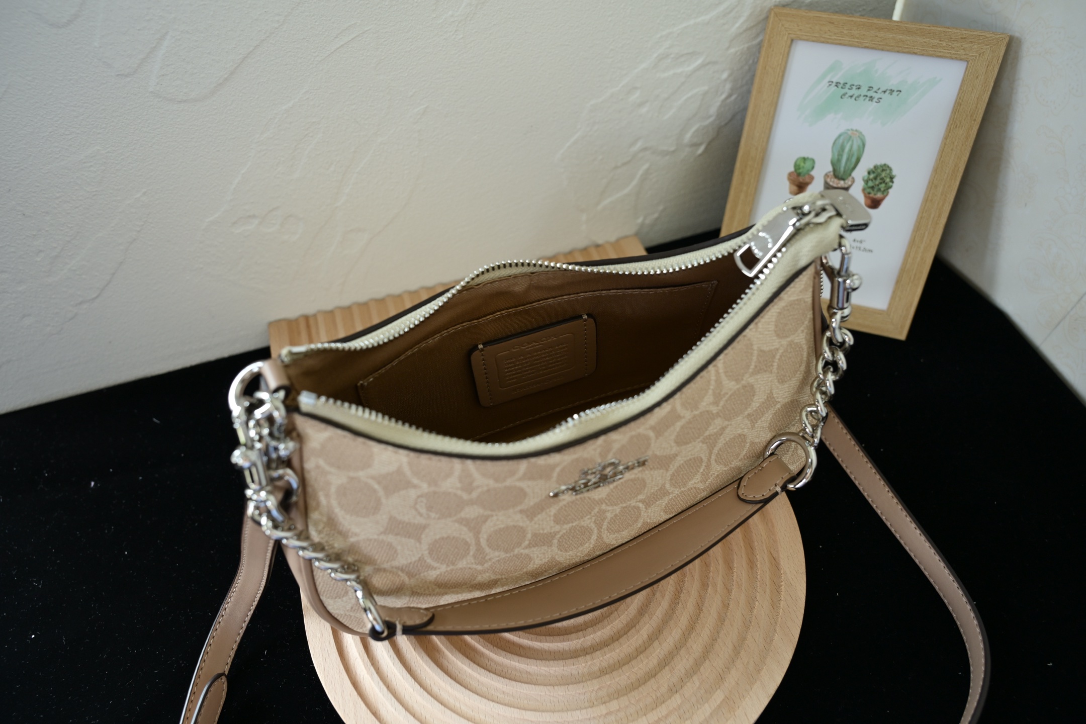 COACH 奥莱女包 CV933 テリ単肩バッグ 牛皮革製