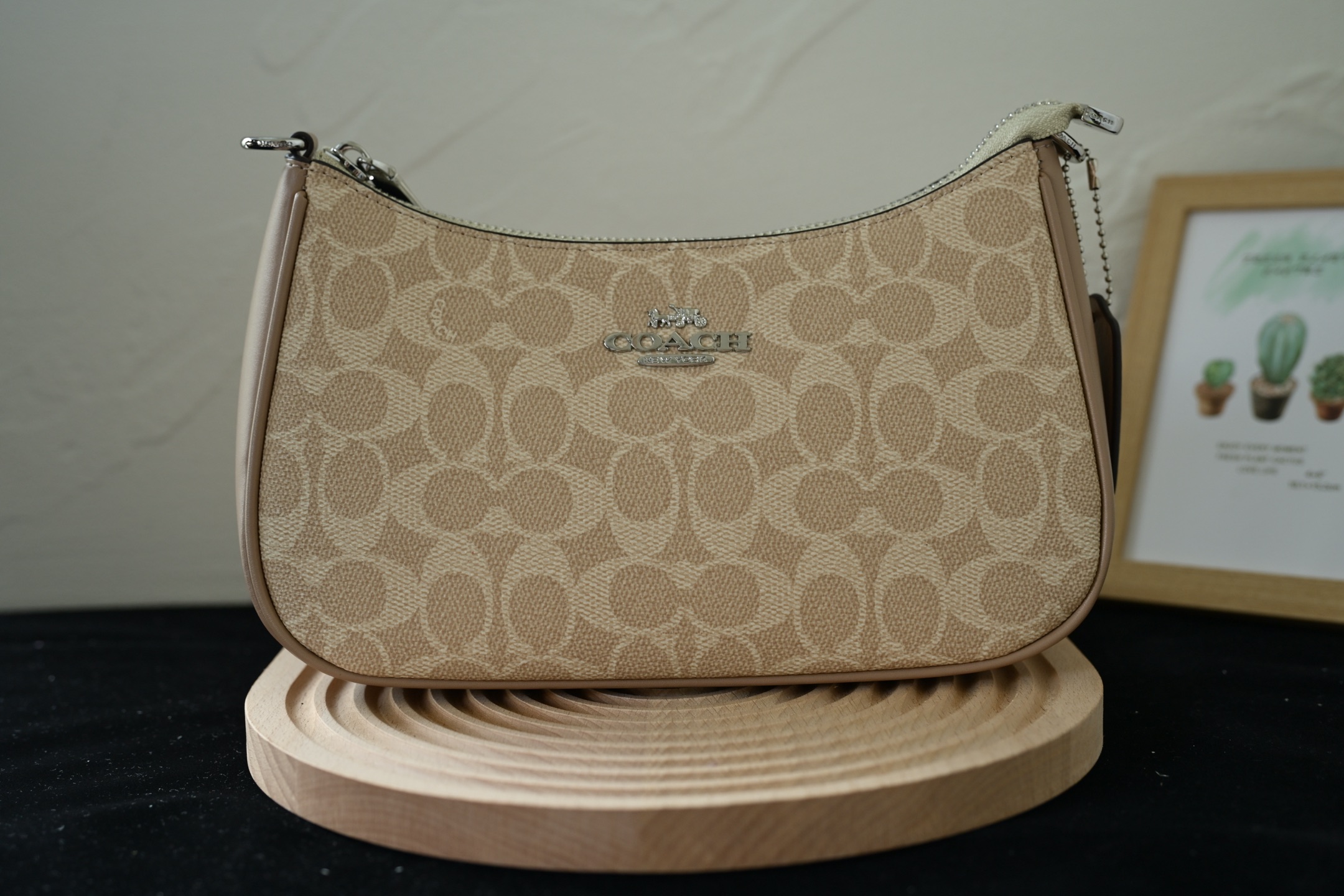 COACH 奥莱女包 CV933 テリ単肩バッグ 牛皮革製