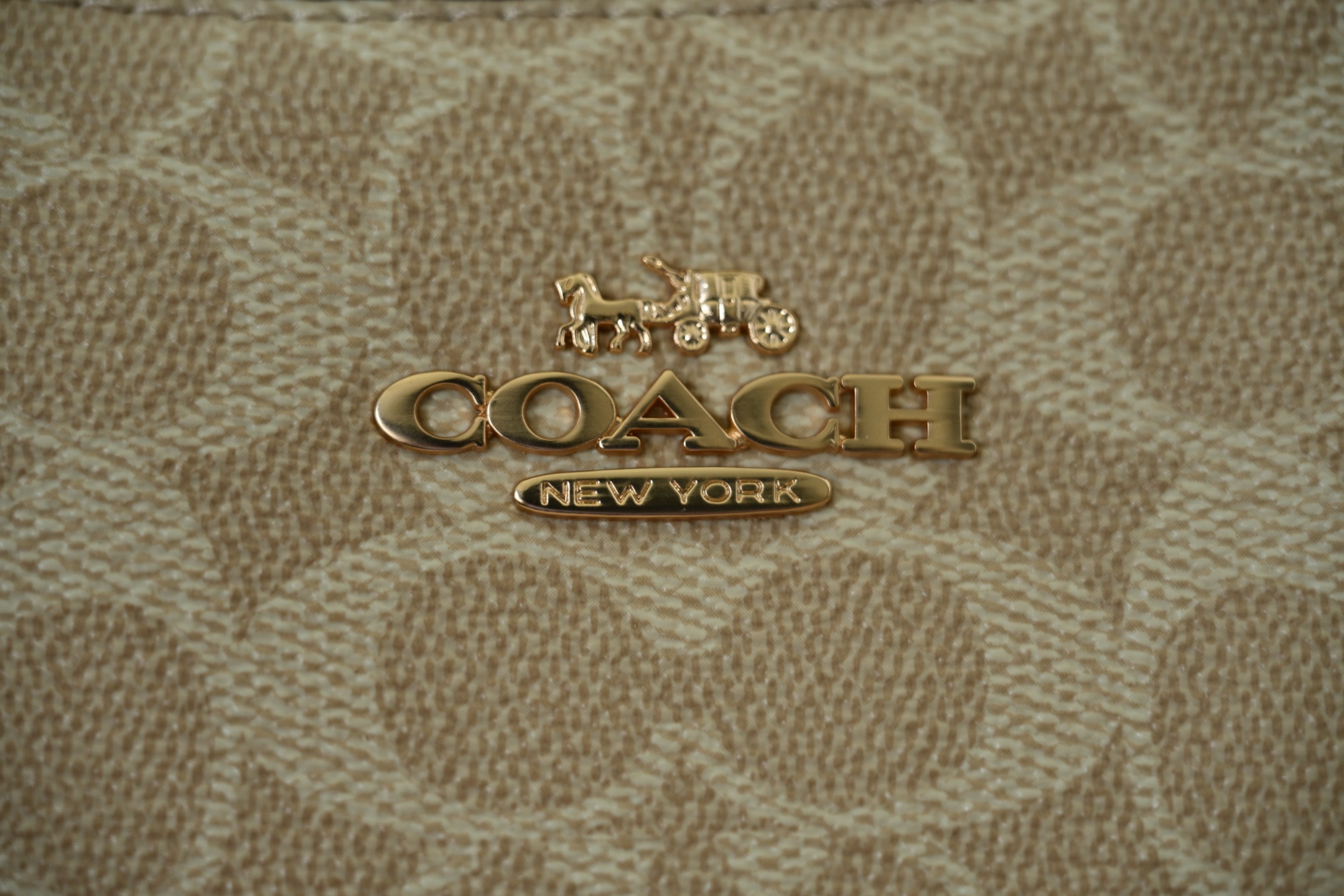 COACH 奥莱女包拼色TERI単肩包 - 牛皮革製の多機能デザイン