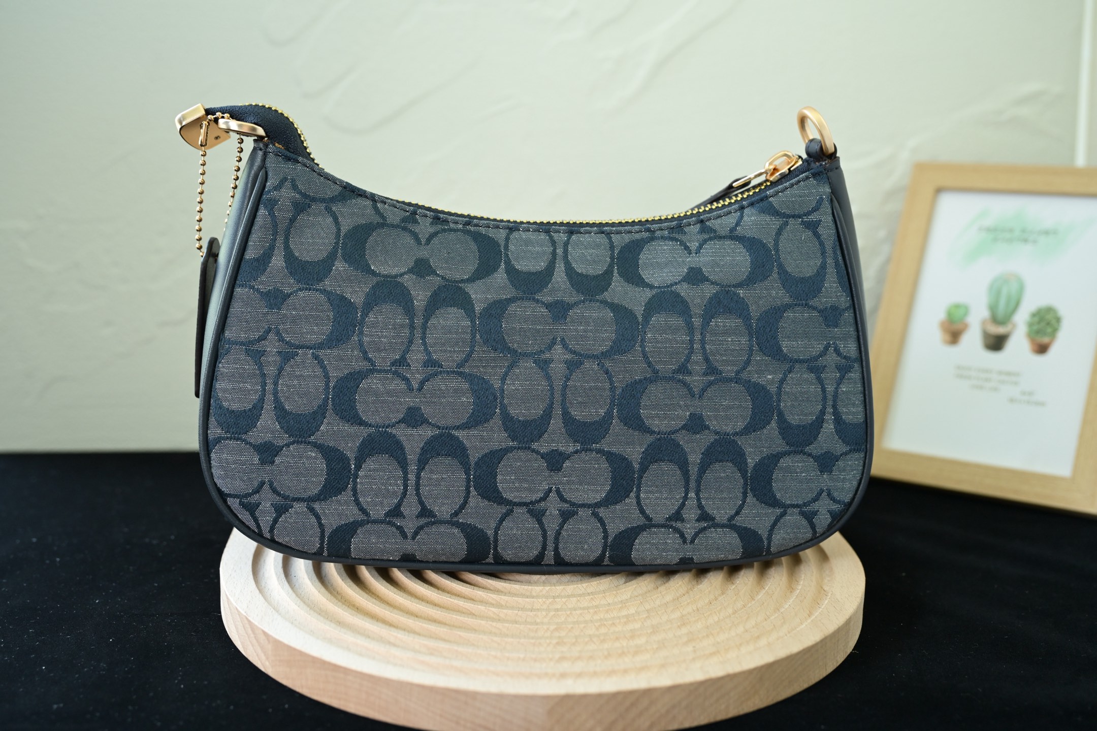 新型CH139デニムバッグ - 機能的デザインとスタイリッシュな外観