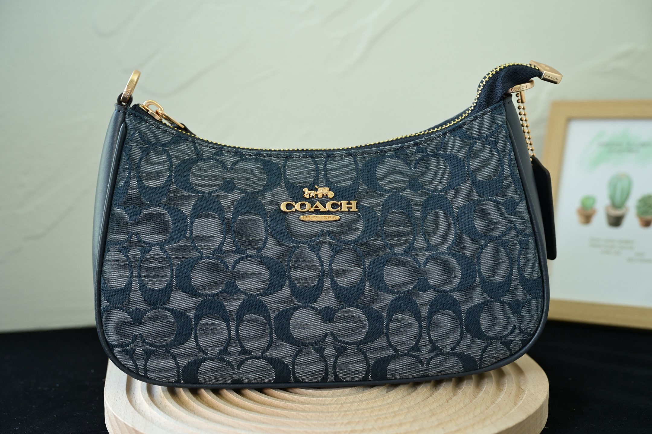 新型CH139デニムバッグ - 機能的デザインとスタイリッシュな外観