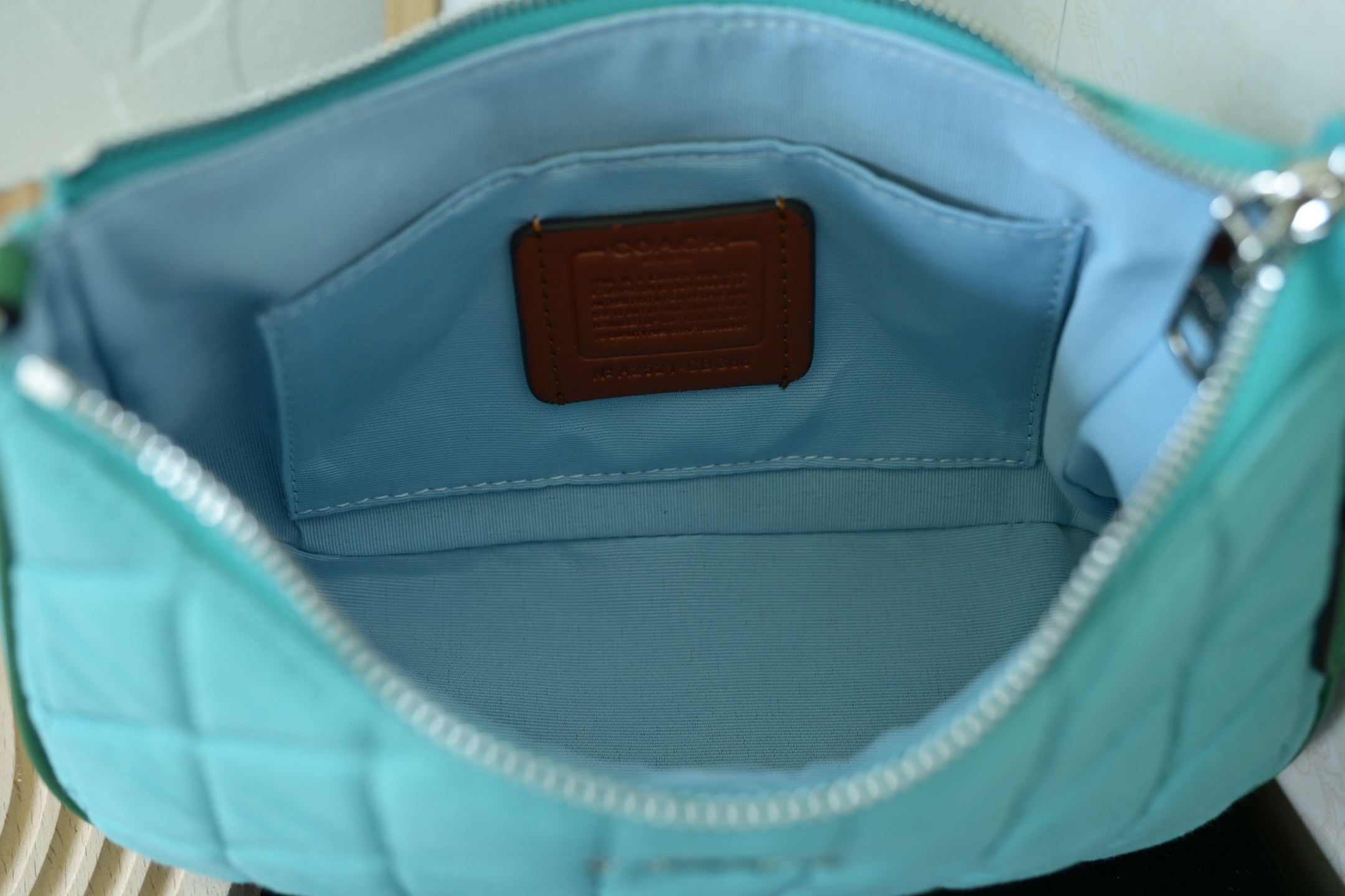 TERI腋下包 - 機能性とデザインを兼ね備えたキャンバス製ショルダーバッグ