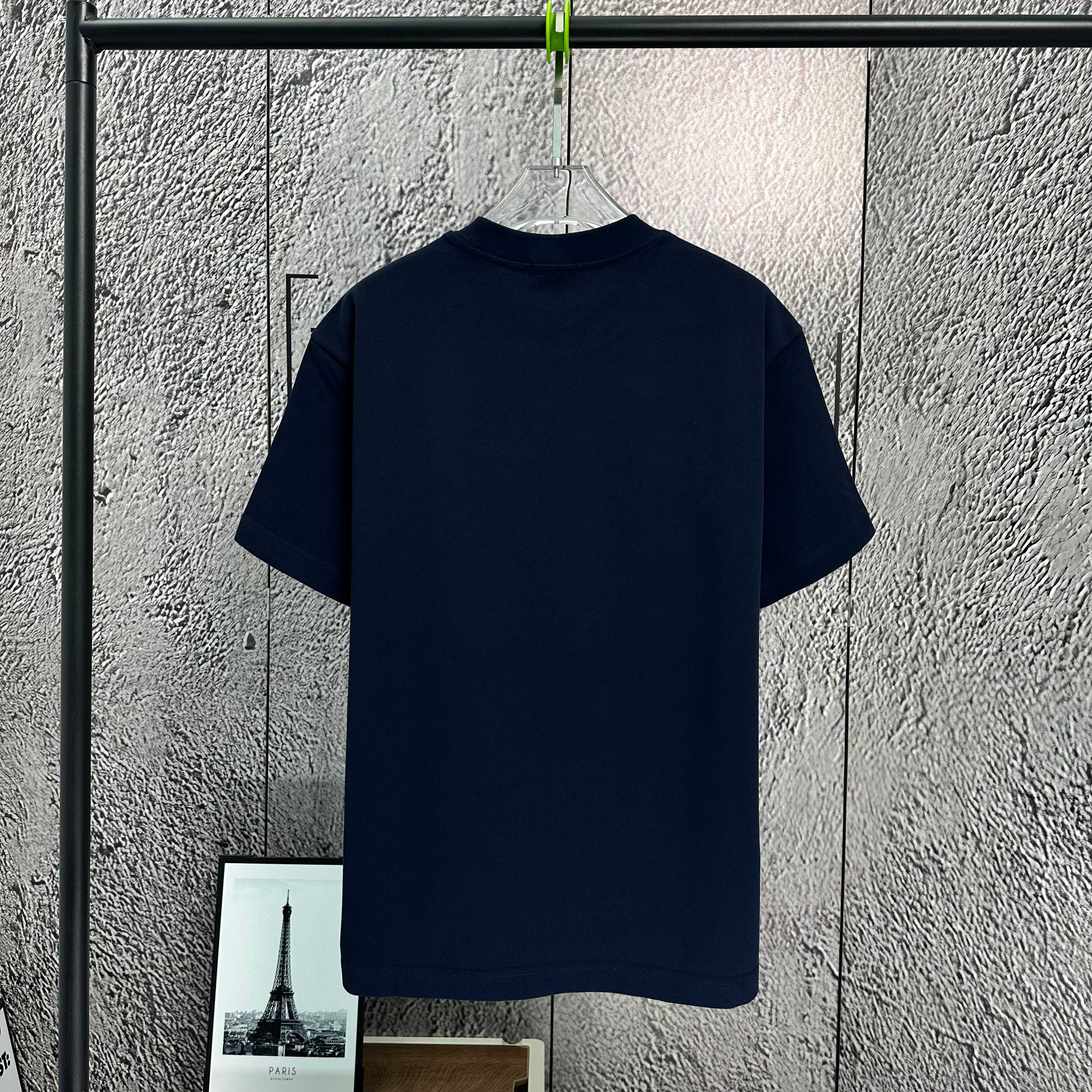 Loewe חולצת טי שירט שרוול קצר עם הדפס לוגו, כותנה, יוניסקס 3 a1737181593569 5560