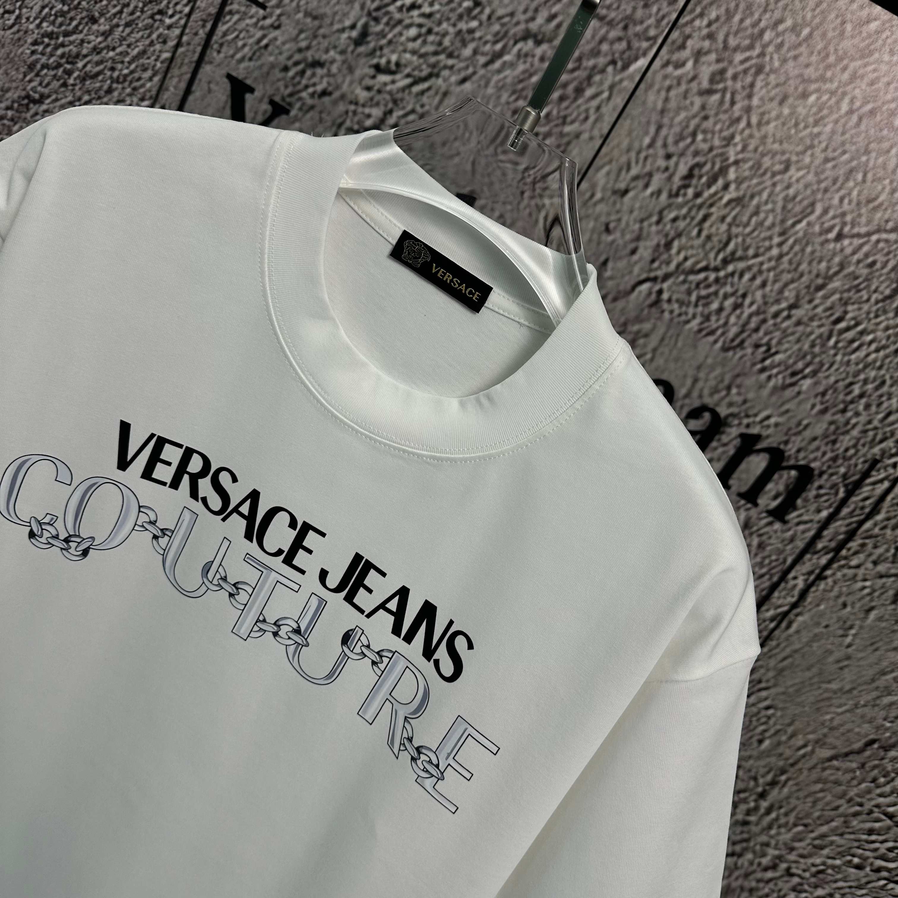 Versace Jeans Couture חולצת טי שרוול קצר לוגו כותנה לגברים 4 a1737622318986 5151