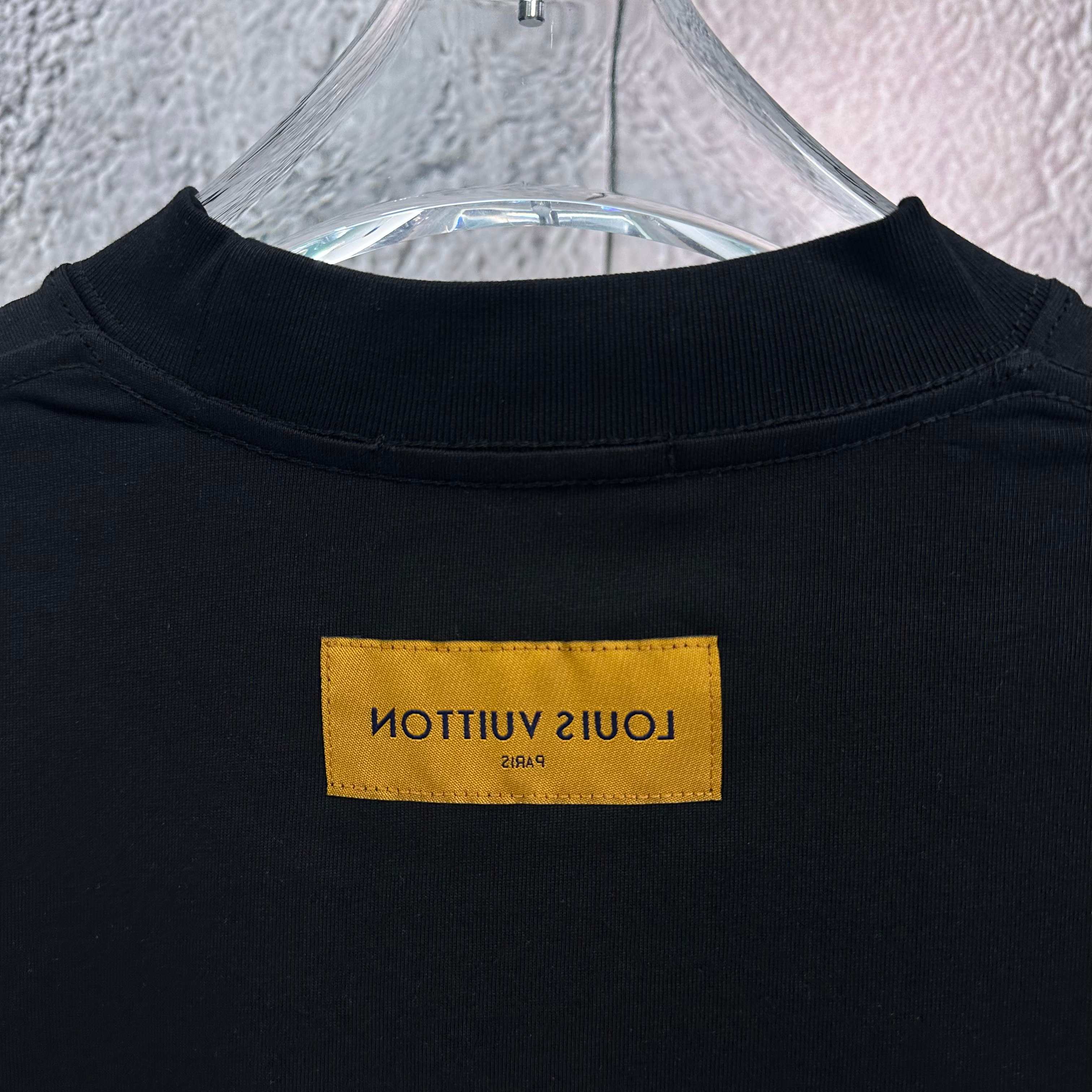 Louis Vuitton 2025 S/S Logo Print Cotton T-Shirt - Stylish & Comfortable 6 a1737623463600 1285