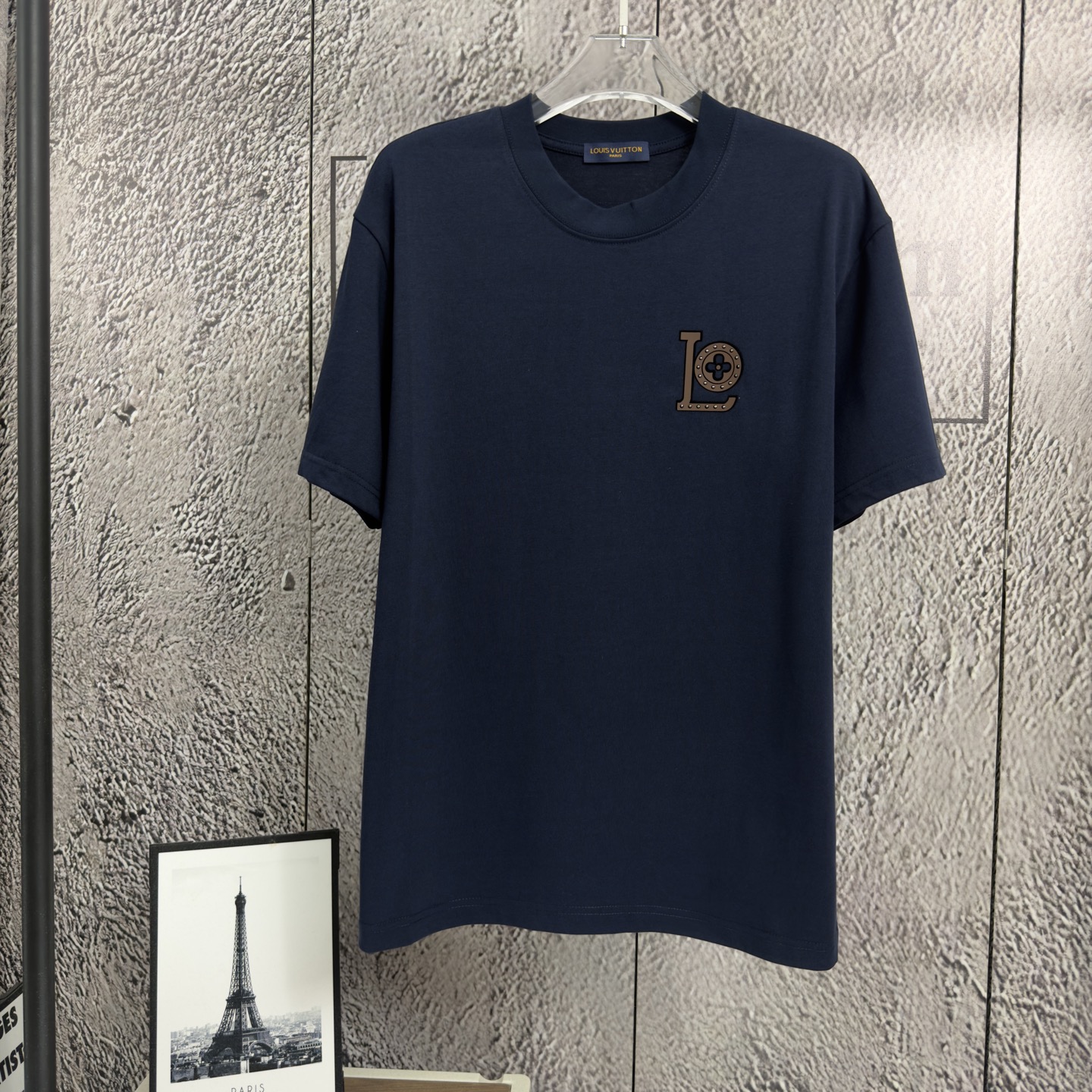 P80 𝙉𝙚𝙬⚜️LV Louis》 2026 primavera y verano nueva camiseta de manga corta algodón puro pesado cuentas flocadas cuero …