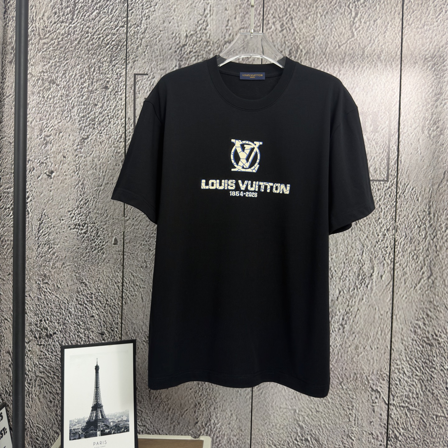 P80 𝙉𝙚𝙬⚜️LV Louis》 2026 primavera y verano nueva camiseta de manga corta algodón puro pesado laminación tridimension…