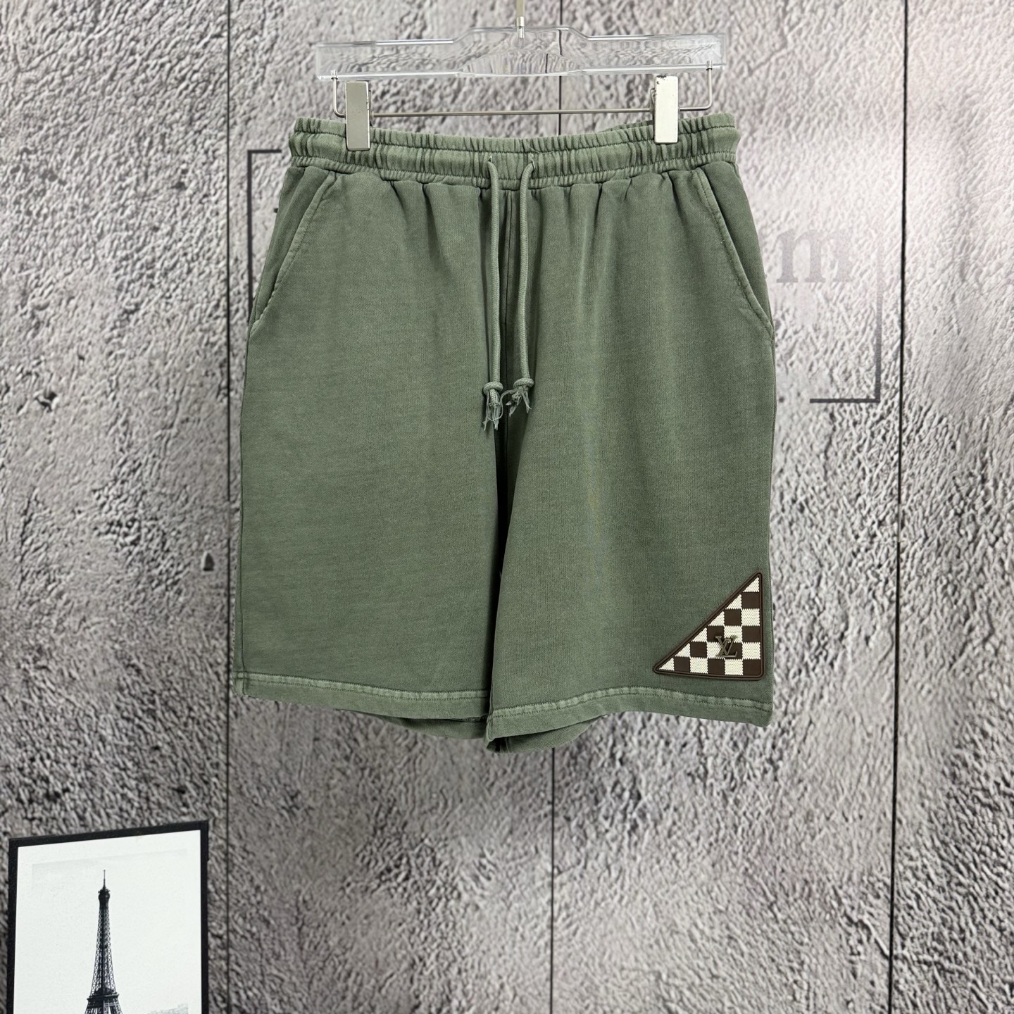 P90 《𝙉𝙚𝙬⚜️lv路易》 Pantalones cortos nuevos de primavera/verano 2026. Tejido de rizo de algodón de 360 g, teñido anudad…