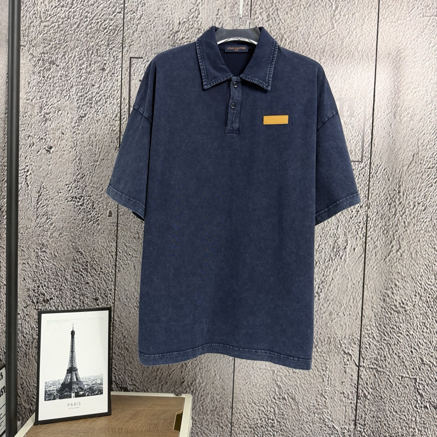P100 《𝙉𝙚𝙬⚜️LV路易》 Polo de manga corta nuevo de primavera/verano 2026. Corte holgado, algodón de doble hilo de 26 cabo…