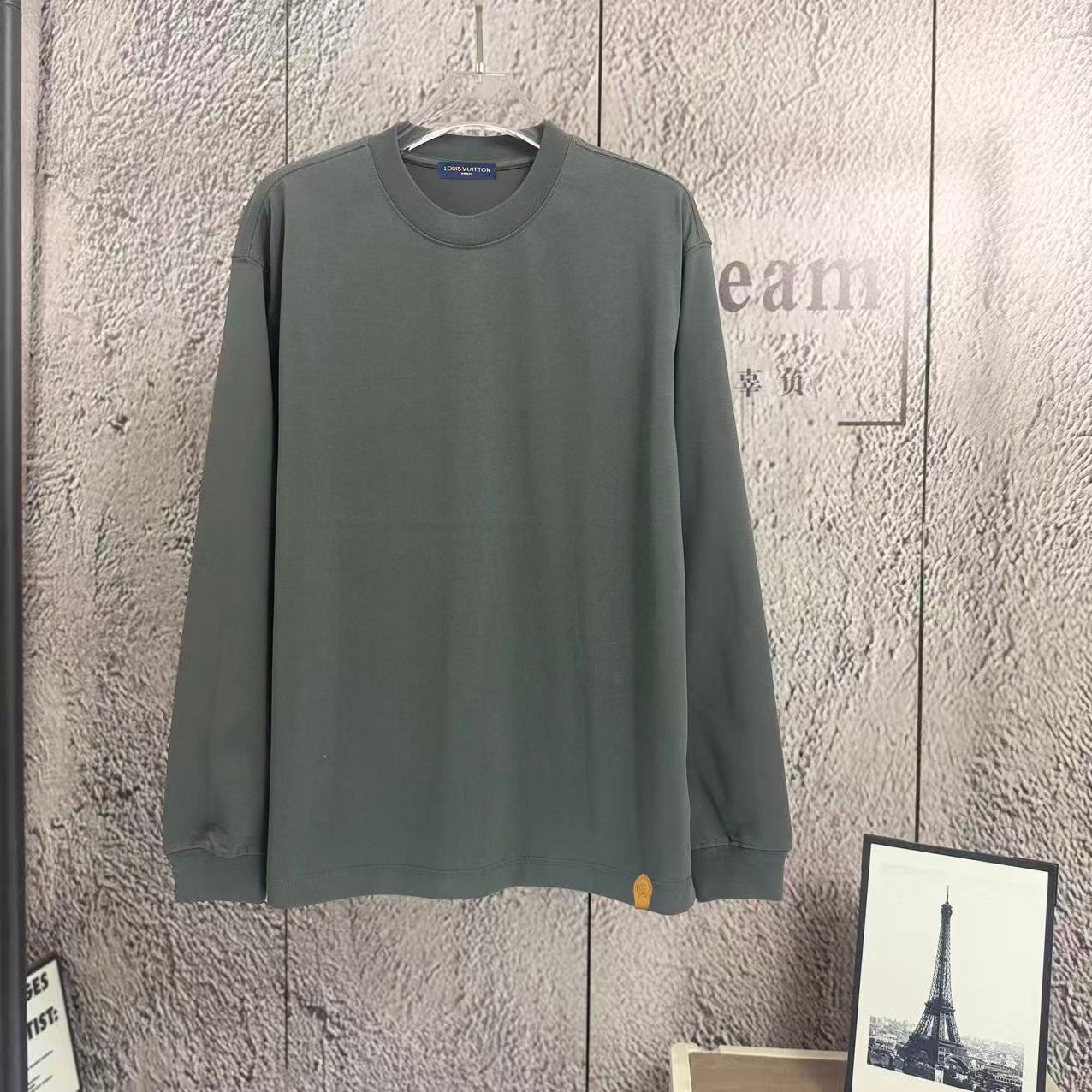 P105 《Nuevo⚜️lv路易》 2026* nueva temporada otoño-invierno manga larga, 350 gramos de algodón puro con parche de cuero, un…