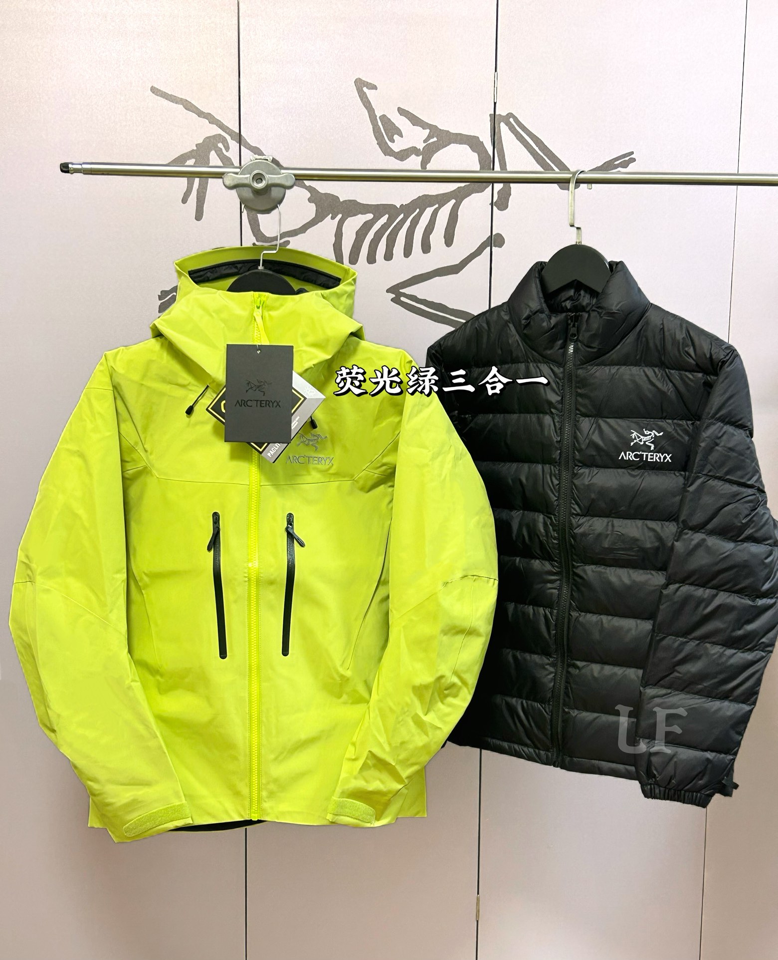 💰490 SV 六代三合一荧光绿(羽绒内胆)
Arcteryx始祖鸟Alpha SV 六代户外三合一冲锋衣 羽绒内胆 双拉链
鸟家王炸款三合一冲锋衣羽绒服了来了
一衣三穿!
内胆带logo轻薄户外级羽绒服!外层是ARC‘TERYX SV 6代硬壳冲锋衣
GORE-TEX Jacket-Men's始祖鸟户外防水硬壳冲锋衣机能风拉链夹克
(Yb四次压胶工艺 整衣3D立体仿生学设计衣长臂弯, Tri-Durance防水防雨面料 ,自行区别市面先行版本 强力操作推荐入手)
📃 原档案原数据开发版型 #
-原包装原标 全套辅料定制,整衣 腋下双向拉链,五金全部开模定制,吊牌书说明解析 ,多联水洗。
-这款设计简洁而通用,可提供高山环境所需的性能。采用bluesign@认证的采用带经编背衬N40P 103LGORE-TEX面料,轻薄而耐磨,防风、防水且透气,适合多种活动穿着。
-头盔兼容StormHood兜帽防护良好且不影响视线,插手口袋设有WaterTight拉链,便于取放物品,腋下拉链便于快速通风,拼接设计使活动自如。
-传统风琴交叉反向进入高山口袋设置在高位,VISLON中央正面拉链,可调节Velcro袖口魔术贴标签,兼容Zip-in,在胸前采用百灵达机器绣上了ARC TERYX徽标
SV:多用途服装适用于多种活动和环境。
SV : 高性能的简约设计,轻量而耐磨。
GORE-TEX:防水、防风、透气面料可提供多面防护。
-SV夹克同是Arc’teryx的明星产品,一直在高山恶劣环境中表现突出,现在功能更强大,重量更轻。
-颜色:黑金色 象牙白 黑银色 虎鲸色 荧光绿 幽雾绿
尺码:S-XXL