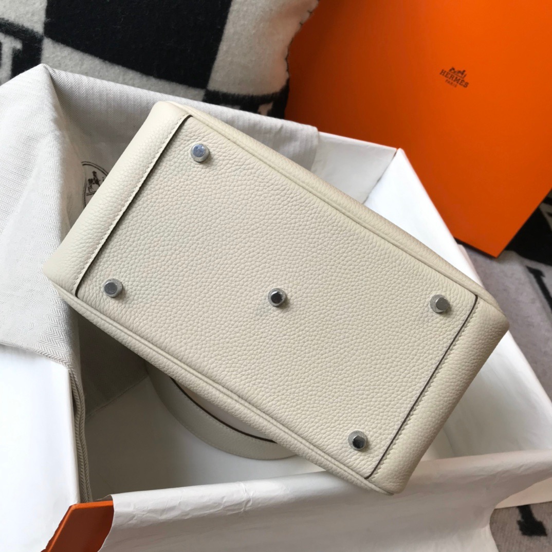 Lindy 26cm シルバーバックルの高級バッグ