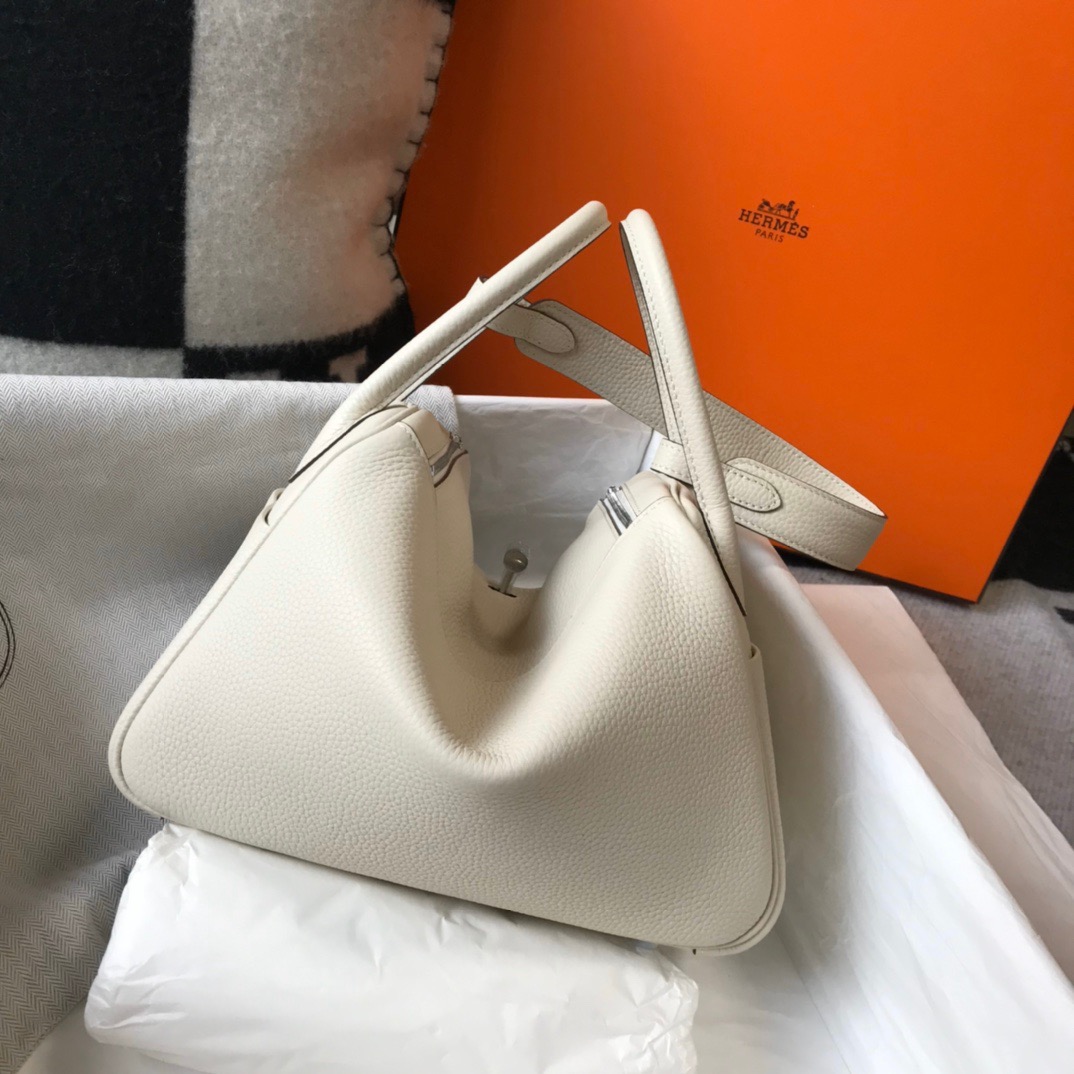 Lindy 26cm シルバーバックルの高級バッグ