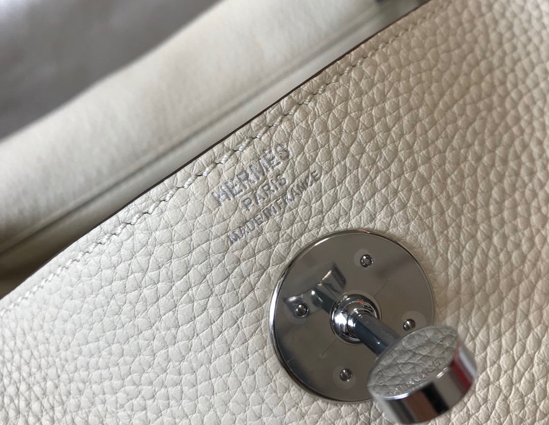 Lindy 26cm シルバーバックルの高級バッグ