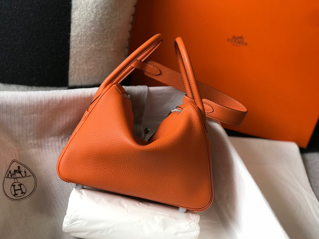 H家人気バッグ「Lindy」26cm シルバーバックル付き