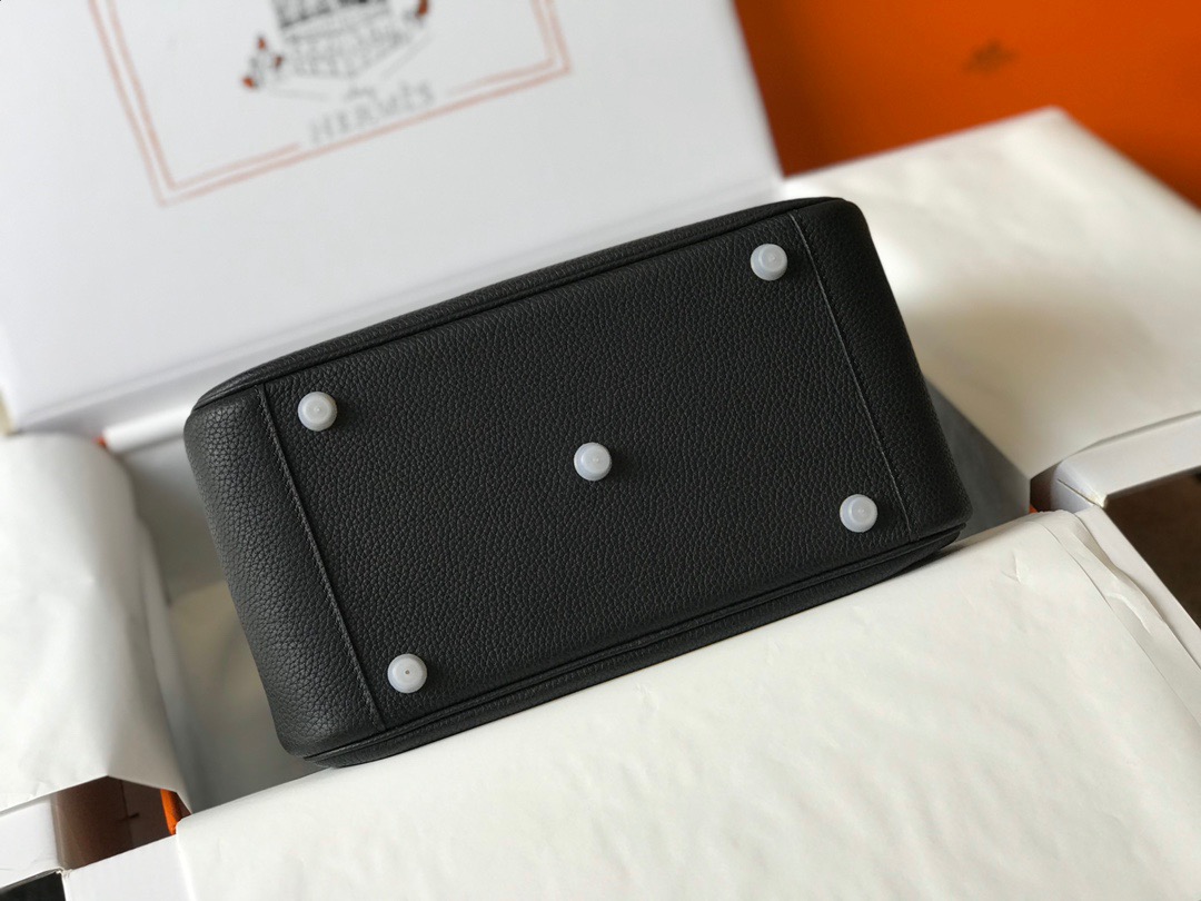 H家人気の「Lindy」26cm 銀扣バッグ