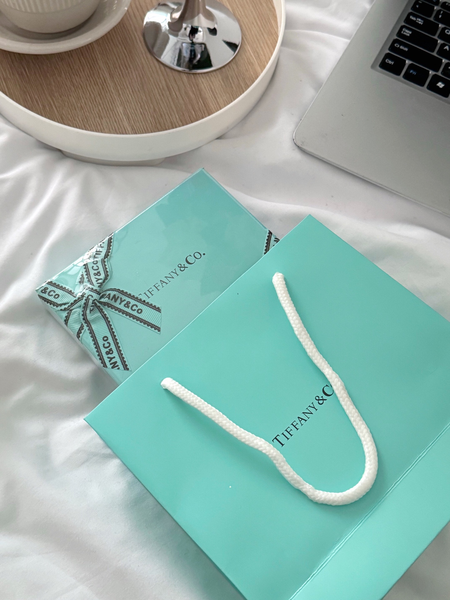 今天就把新品TIFFANY&Co蒂芙尼车载香薰限定礼盒推荐给你们 3