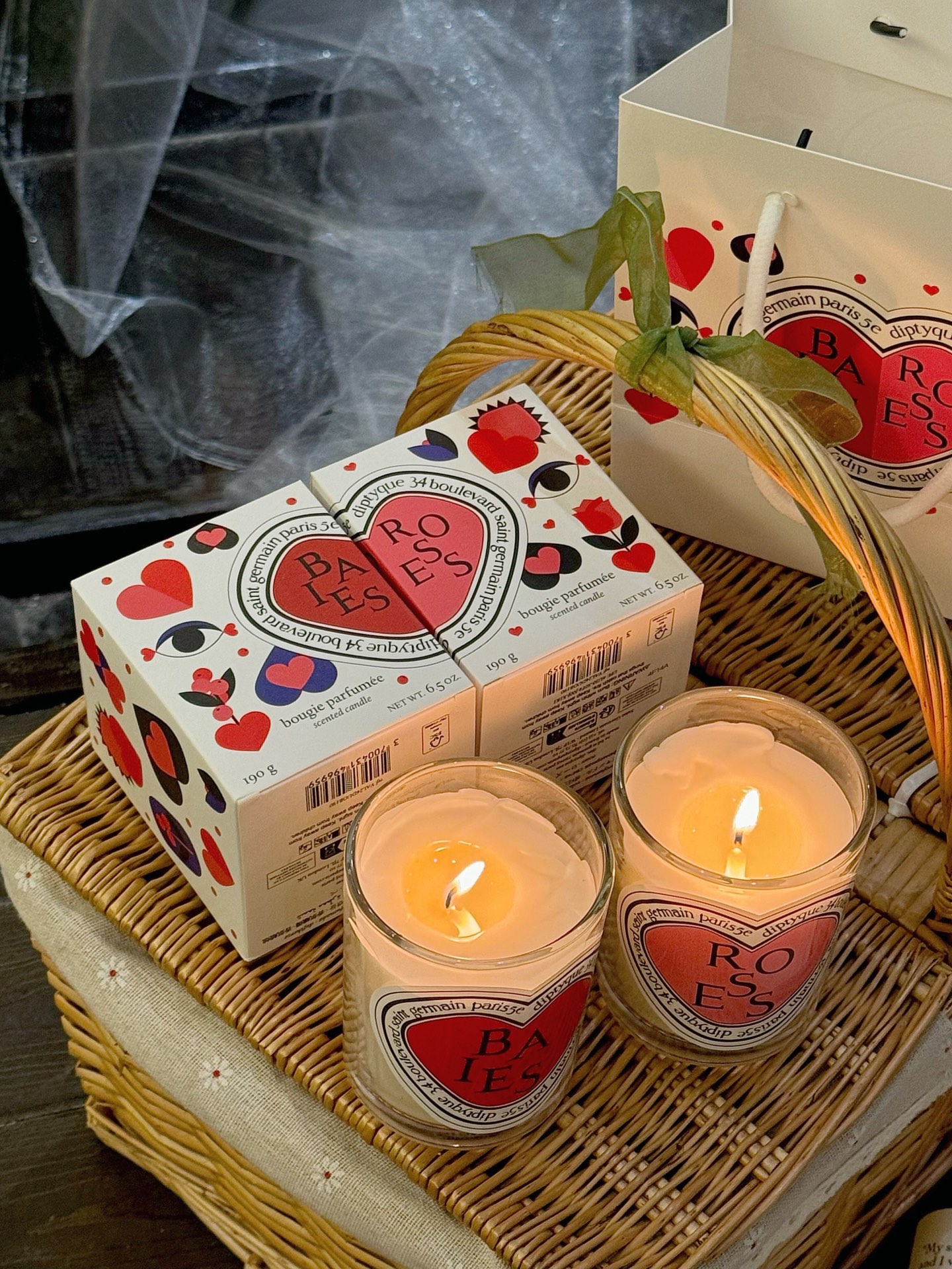 Diptyque 蒂普提克七夕情人节限定蜡烛,选择了人气顶流的玫瑰和浆果,以轻柔的香氛为你的情人节点燃心动气氛 2