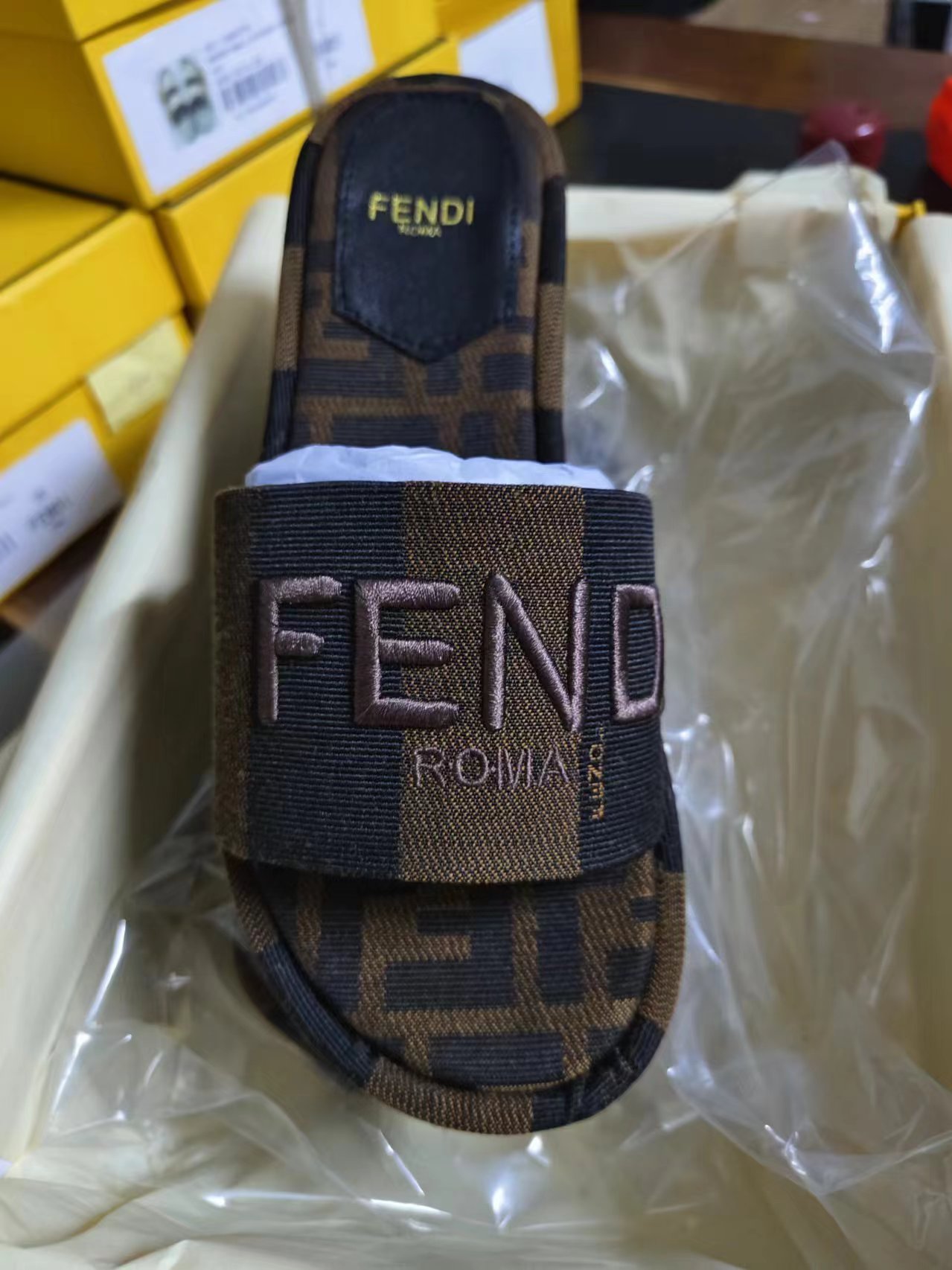 Fendi Chaussures En Toile Pantoufles Broderie de fleurs Toile