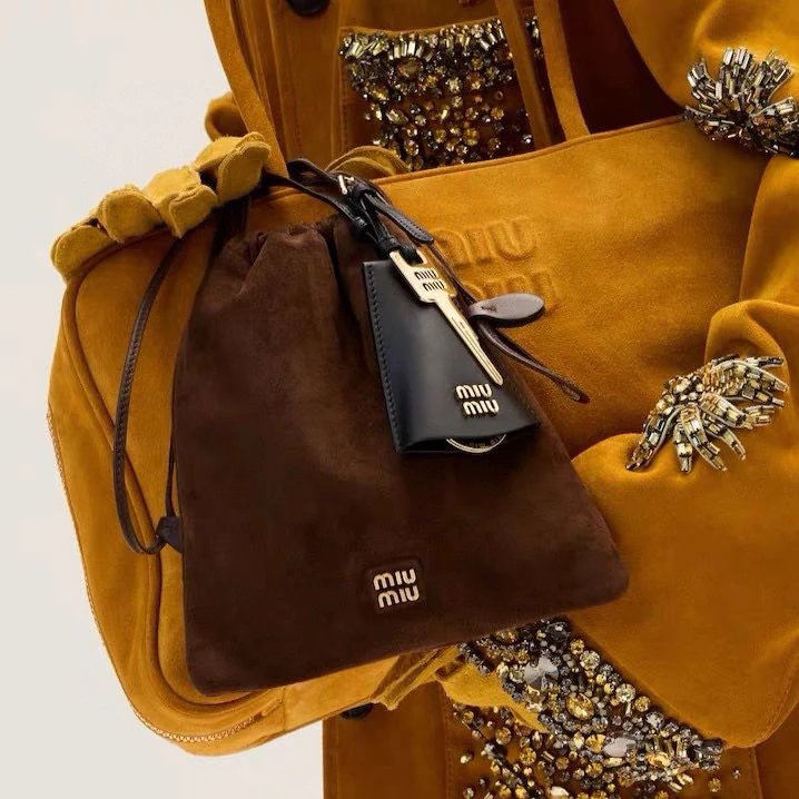 Miu-inspired key charm and bag accessory - Comprehensive 2