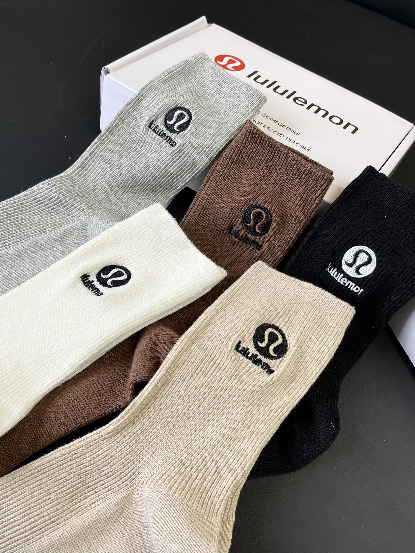 Lululemon Crew Socks - Comprehensive 5
