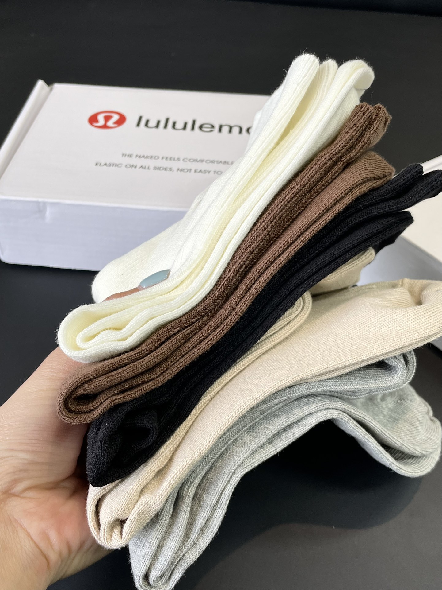 The high-elasticity cuff secures the sock in place to prevent slipping - Comprehensive 5
