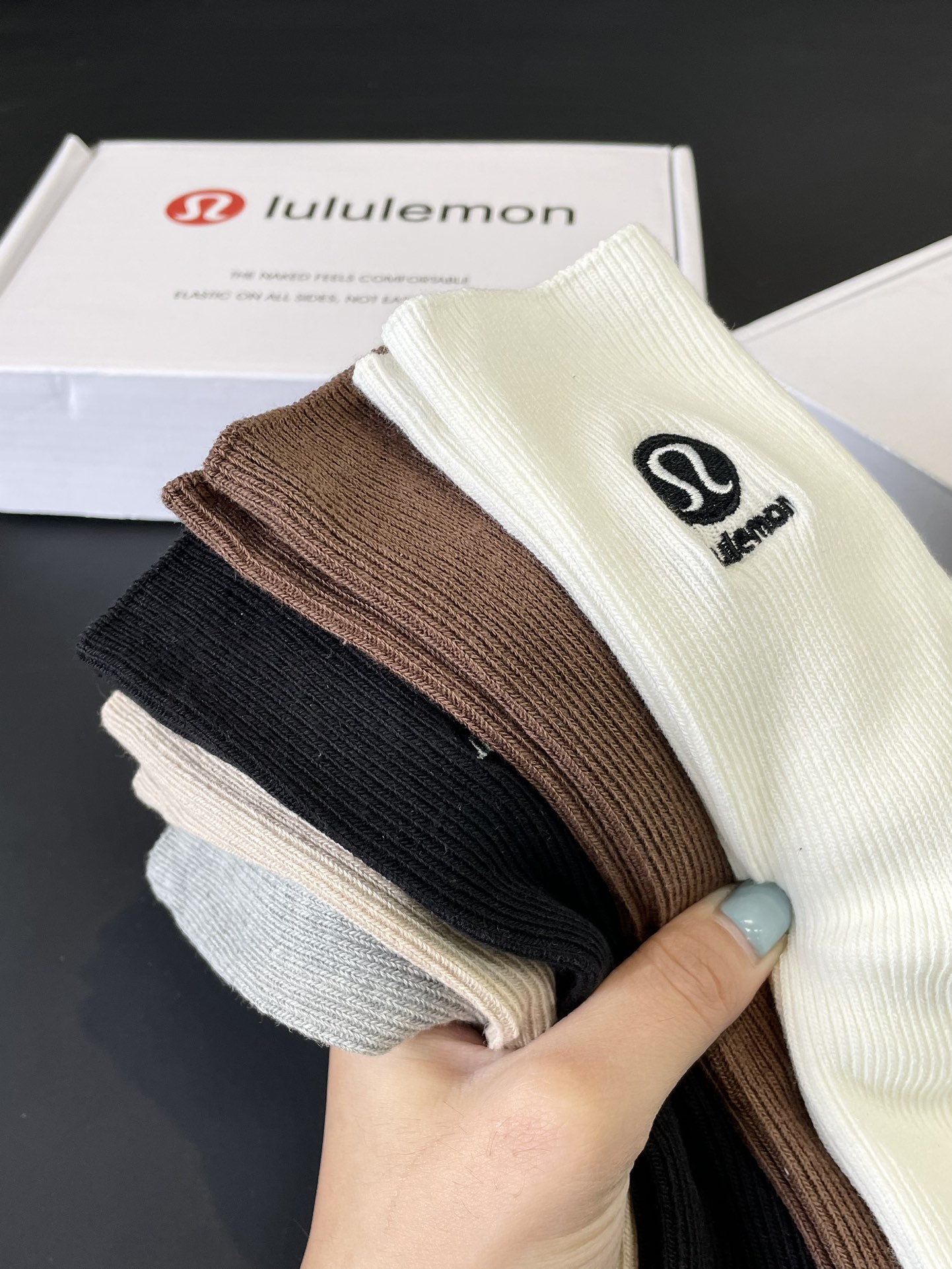 The high-elasticity cuff secures the sock in place to prevent slipping - Comprehensive 2