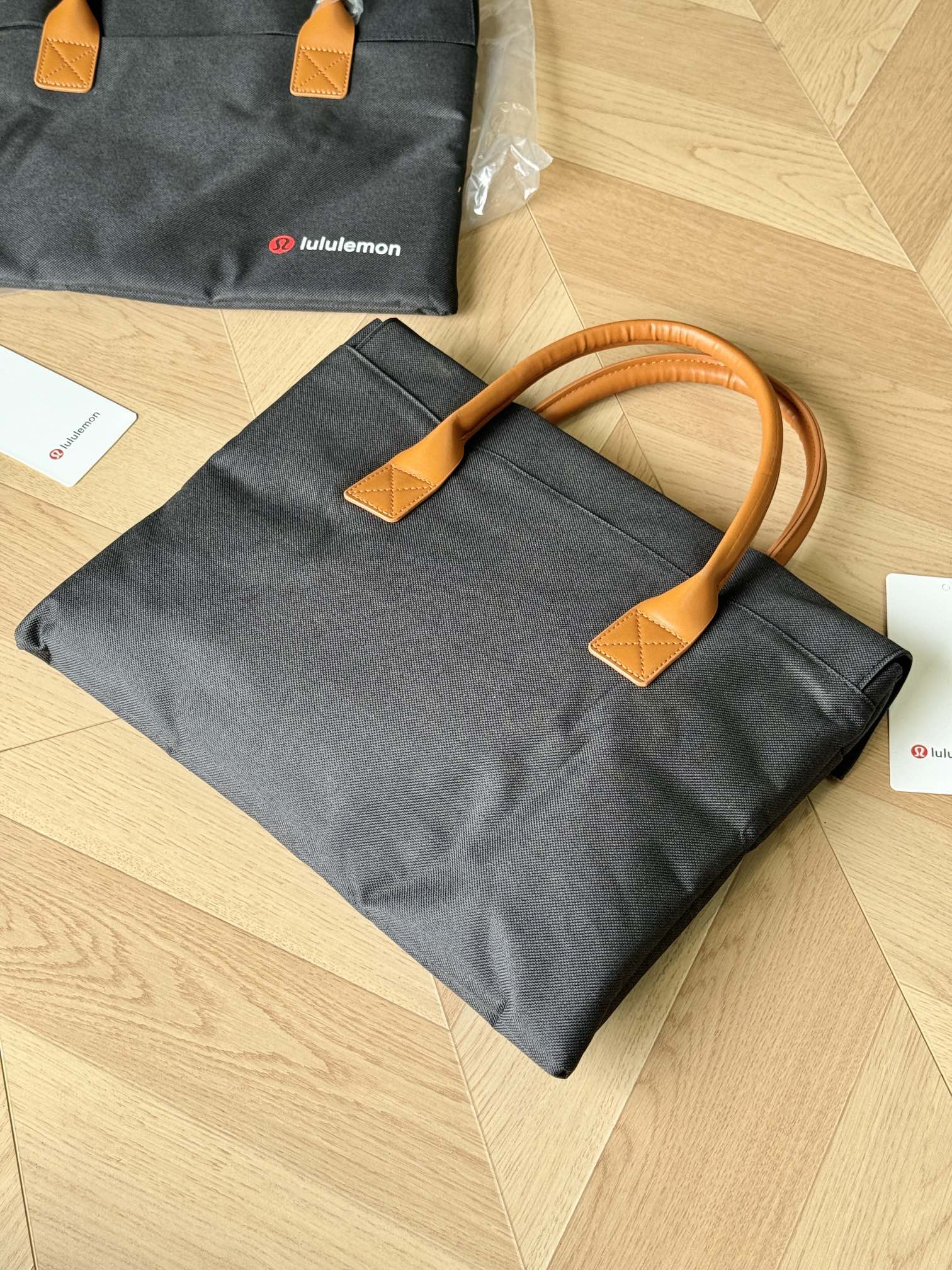Lululemon VIP Member Gift Laptop Bag - Comprehensive 4
