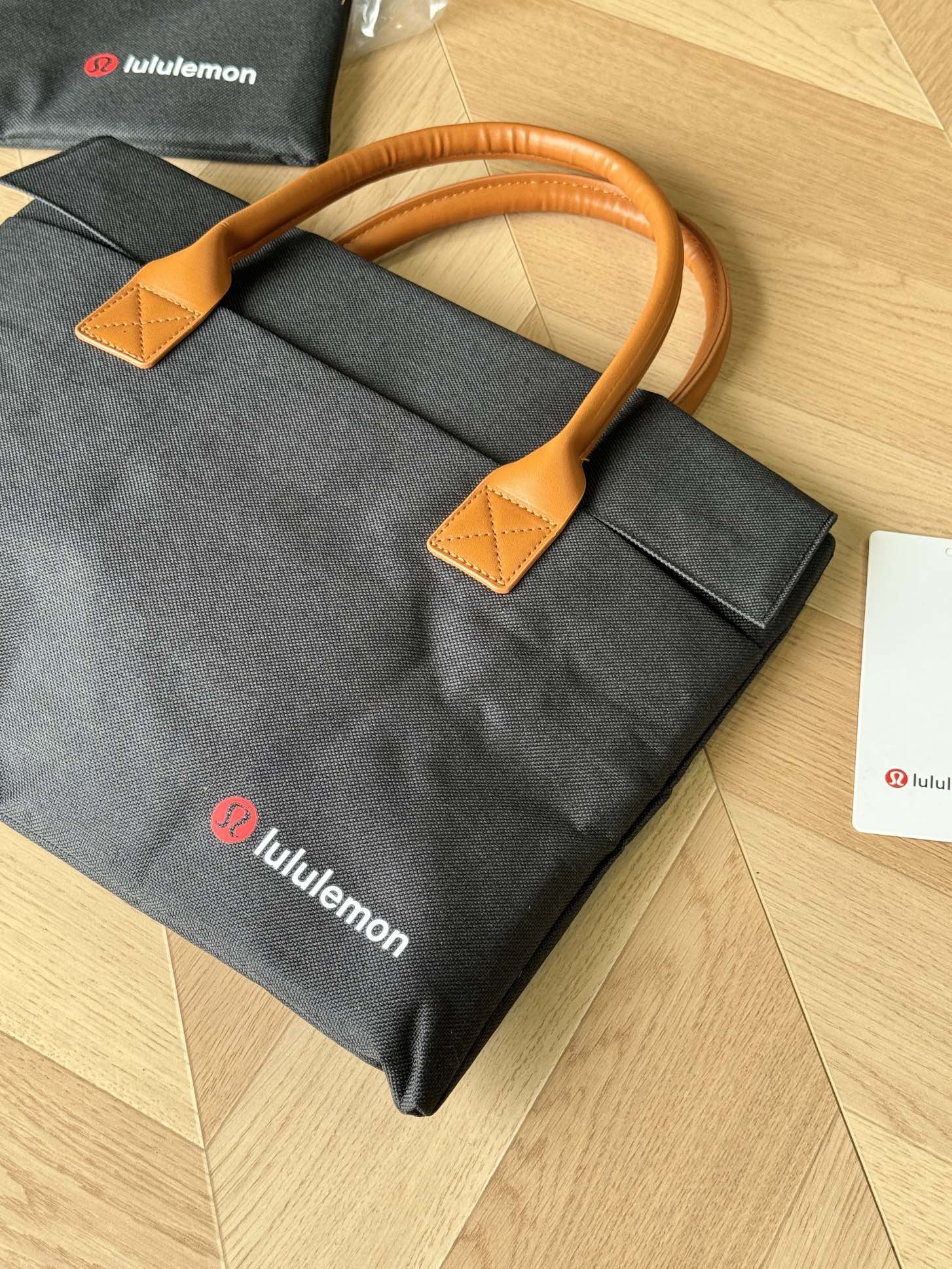 Lululemon VIP Member Gift Laptop Bag - Comprehensive 2