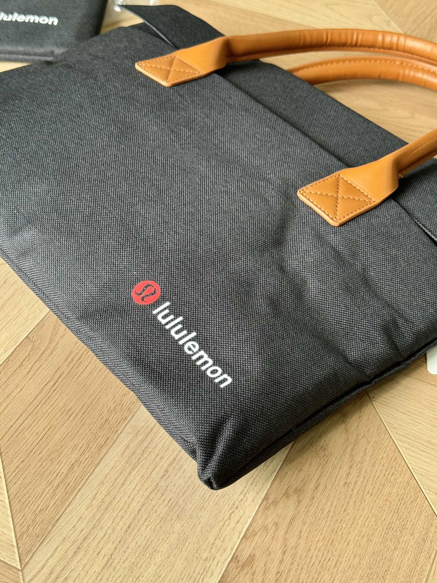 Lululemon VIP Member Gift Laptop Bag - Comprehensive 5