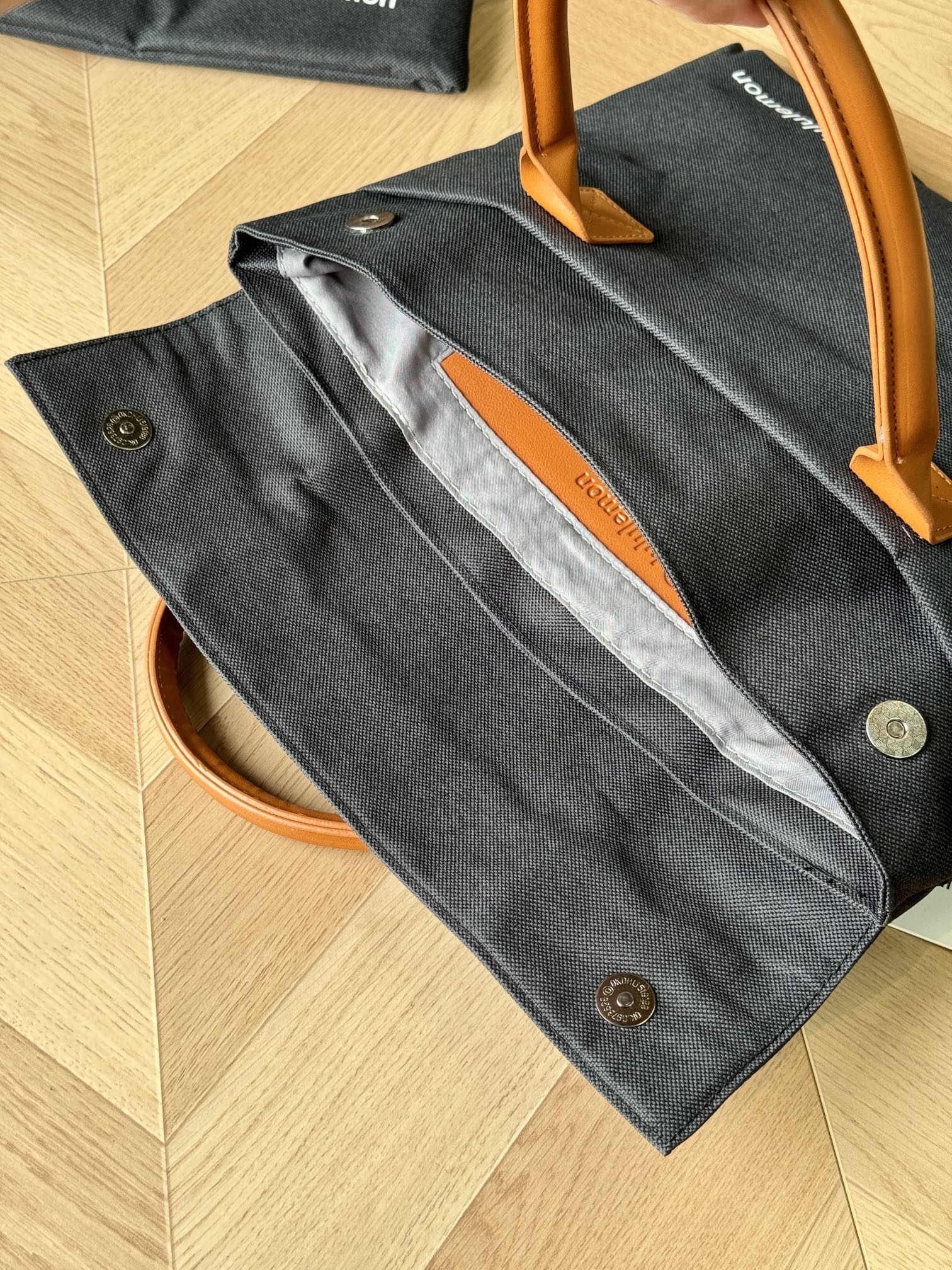 Lululemon VIP Member Gift Laptop Bag - Comprehensive 6