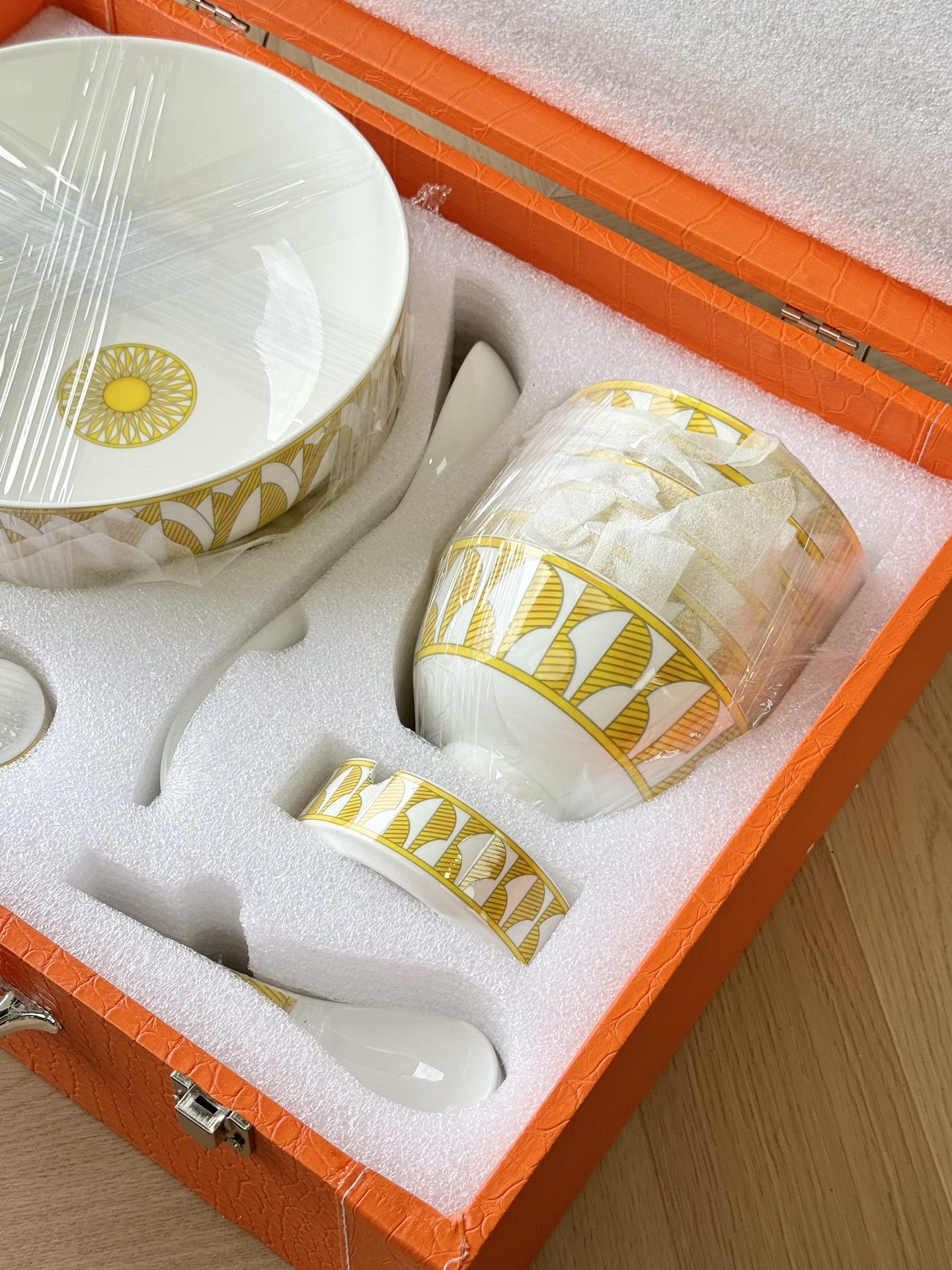 Chanel Maison Lifestyle Luxury Home Decor Blanket Tableware Bedding 5