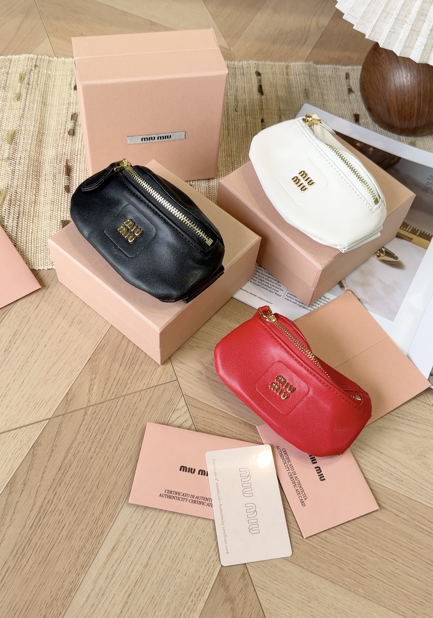 Featuring a structured silhouette, this miniature bag is defined by - Comprehensive