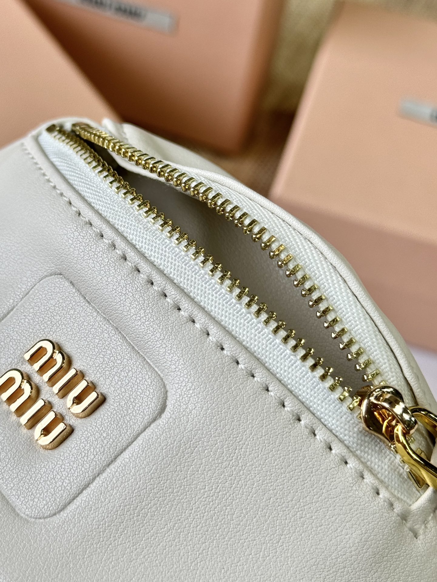 Designed to be worn as a standalone micro bag or attached to larger - Comprehensive 3