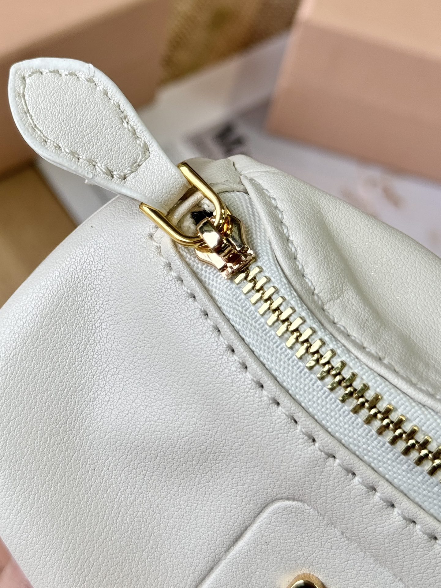 Designed to be worn as a standalone micro bag or attached to larger - Comprehensive 2