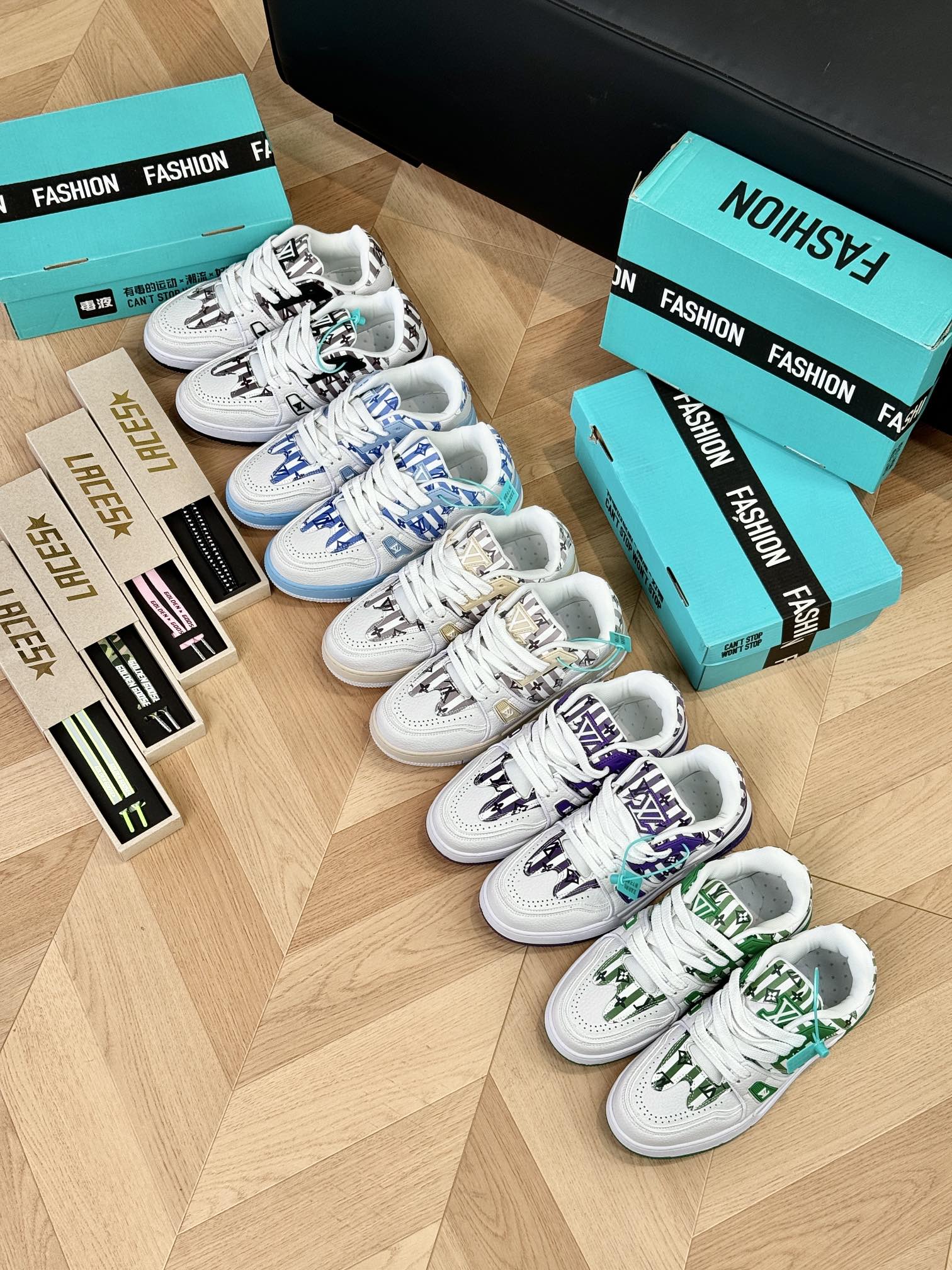 this sneaker incorporates signature House motifs throughout - Comprehensive