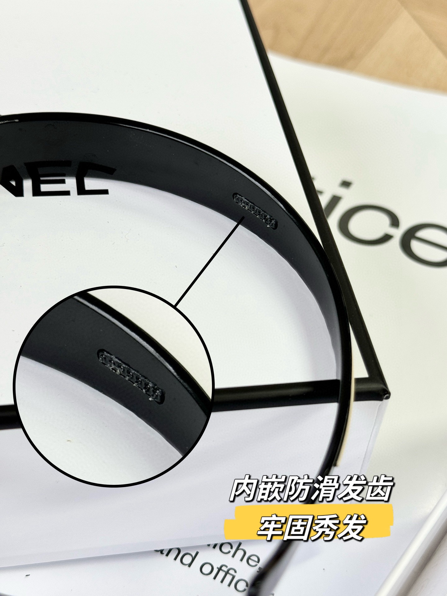 A U-shaped headband designed to instantly lift flat hair and enhance - Comprehensive 5