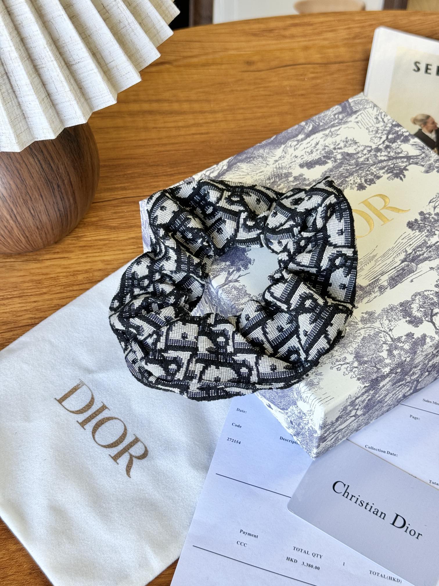 **Oversized Ruffled Scrunchie** - Comprehensive 6