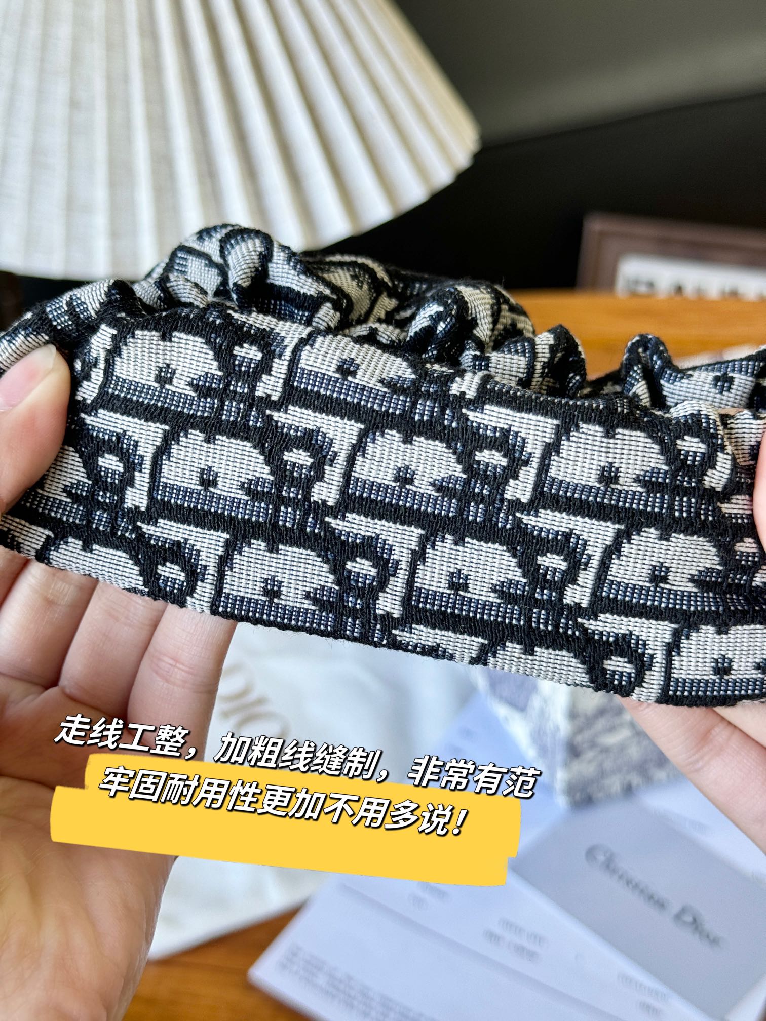 Engineered with high elasticity, this hair tie provides a gentle, snag-f - Tie 3
