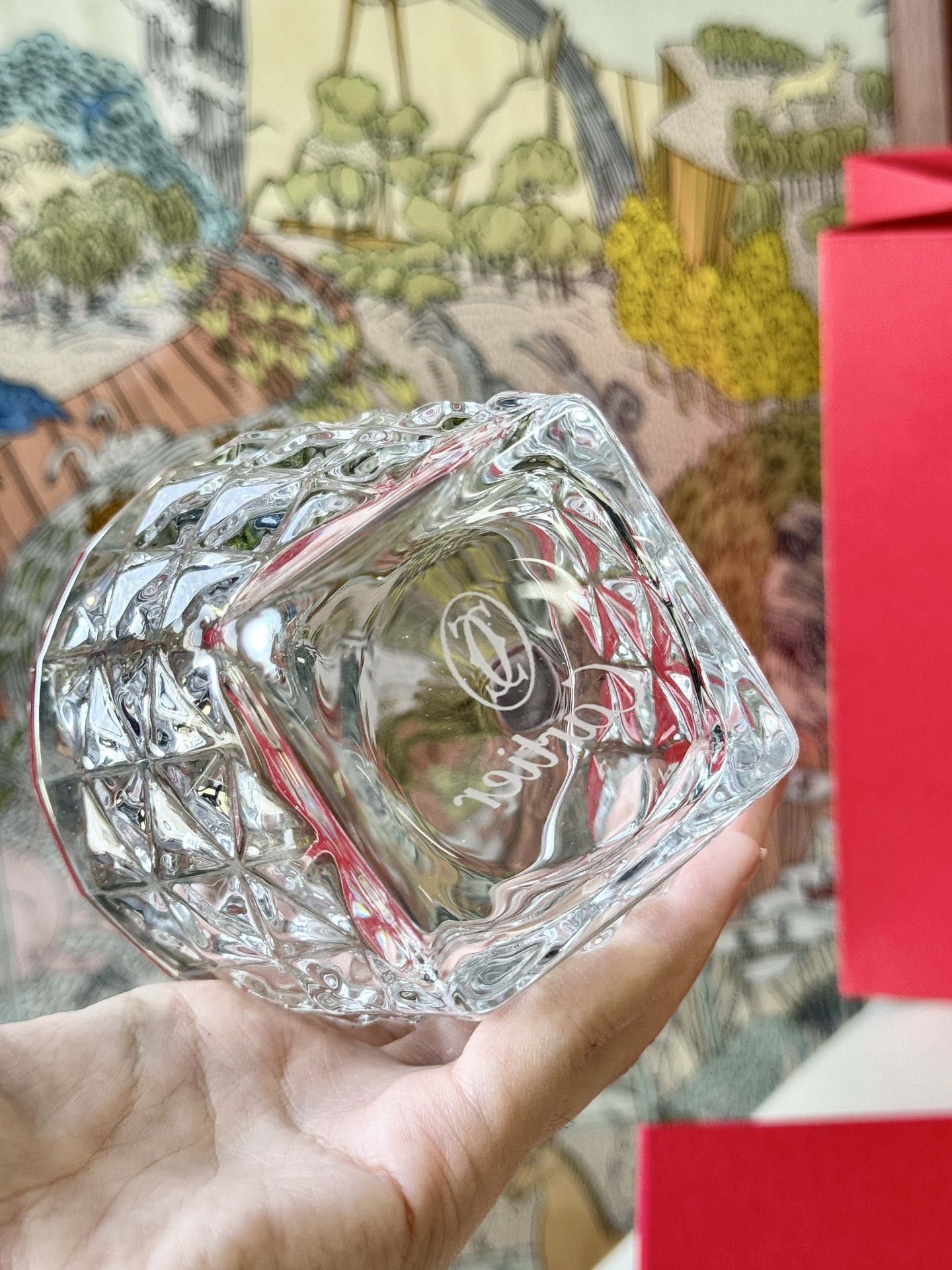 An ideal gift and a sophisticated interior accent. Conceived as an elega - Comprehensive 3
