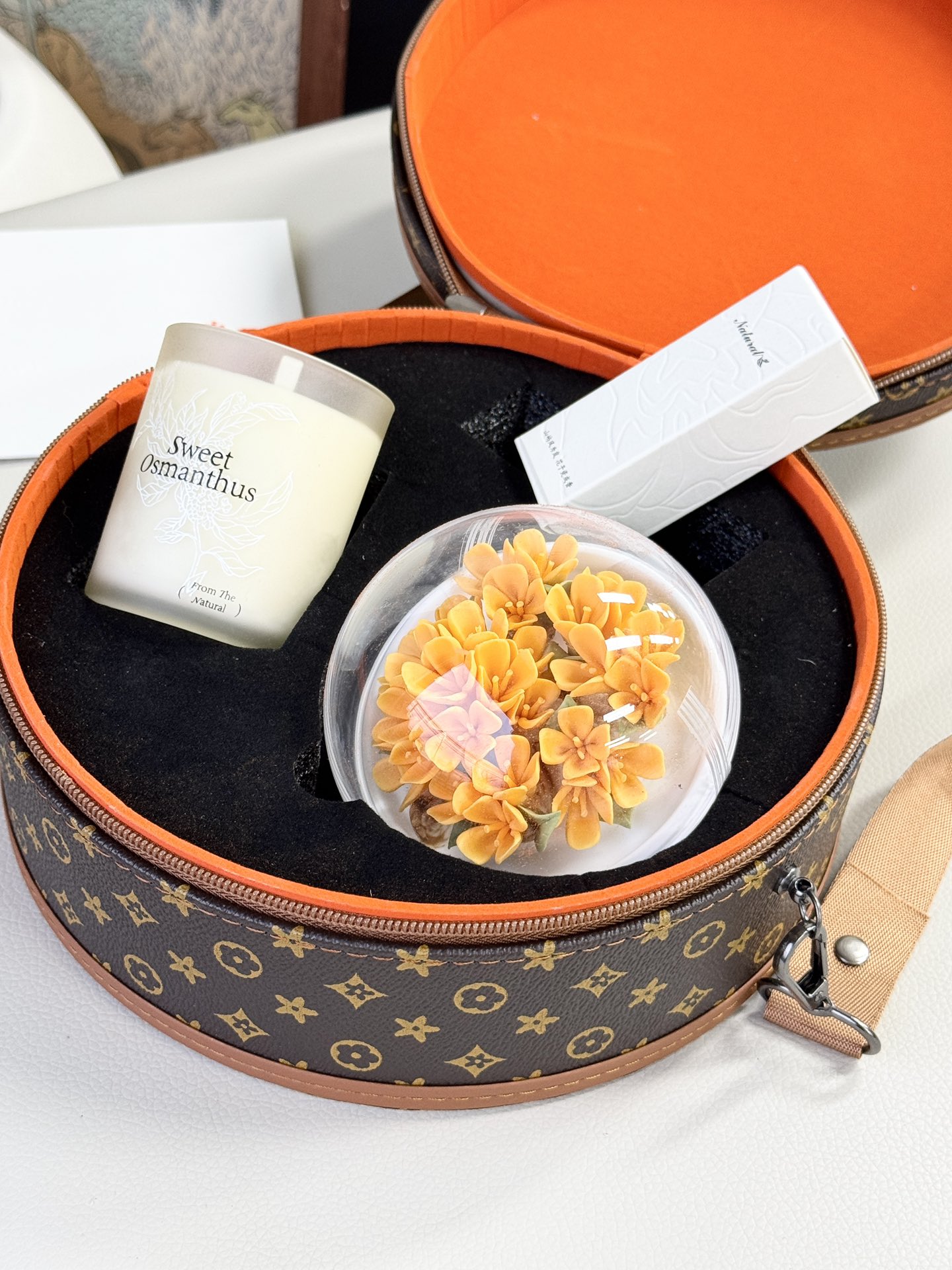 Hand-Pinched Osmanthus Scented Candle and Portable Backpack Gift Set - Comprehensive 6