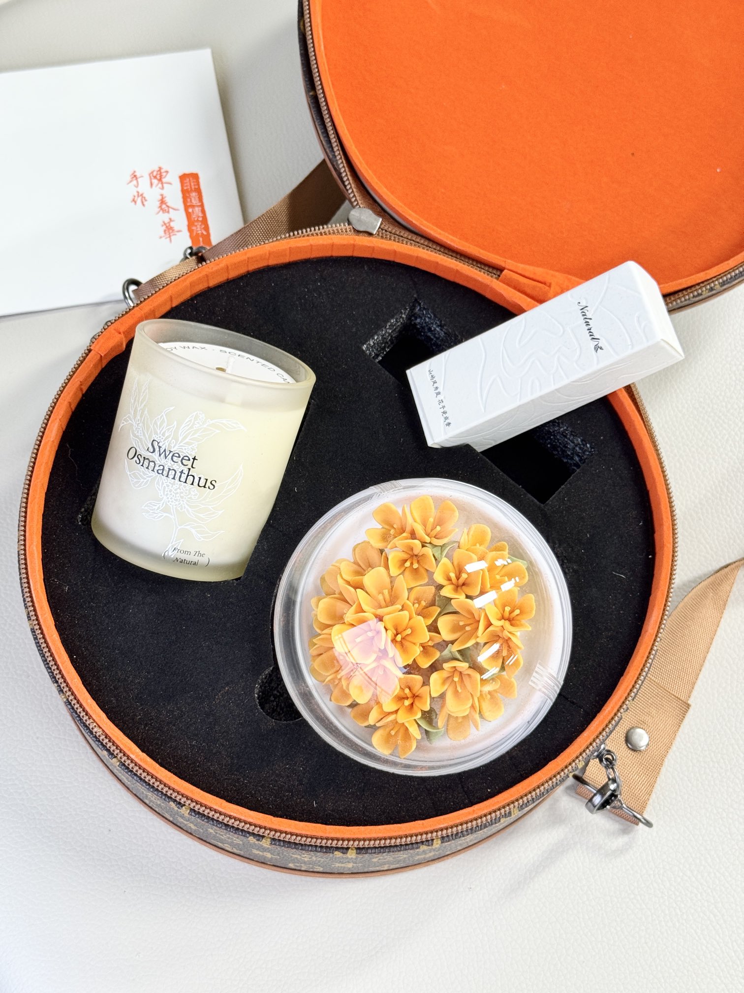 Hand-Pinched Osmanthus Scented Candle and Portable Backpack Gift Set - Comprehensive 4