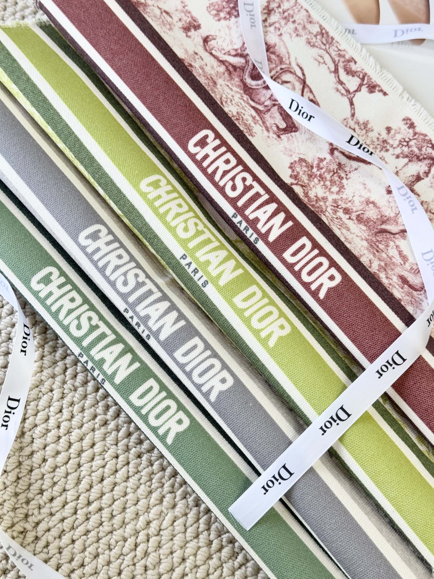 原汁原味的迪澳风格，巧妙利用图案创造出醒目亮眼的观感！ 2